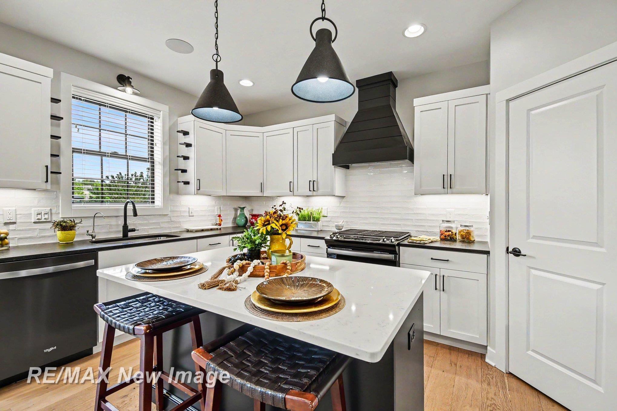 5412 Red Tail Lane