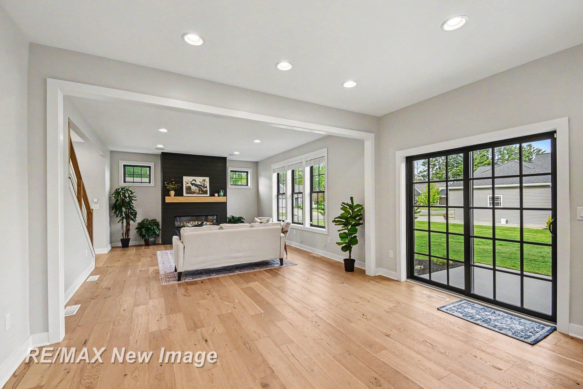 5412 Red Tail Lane
