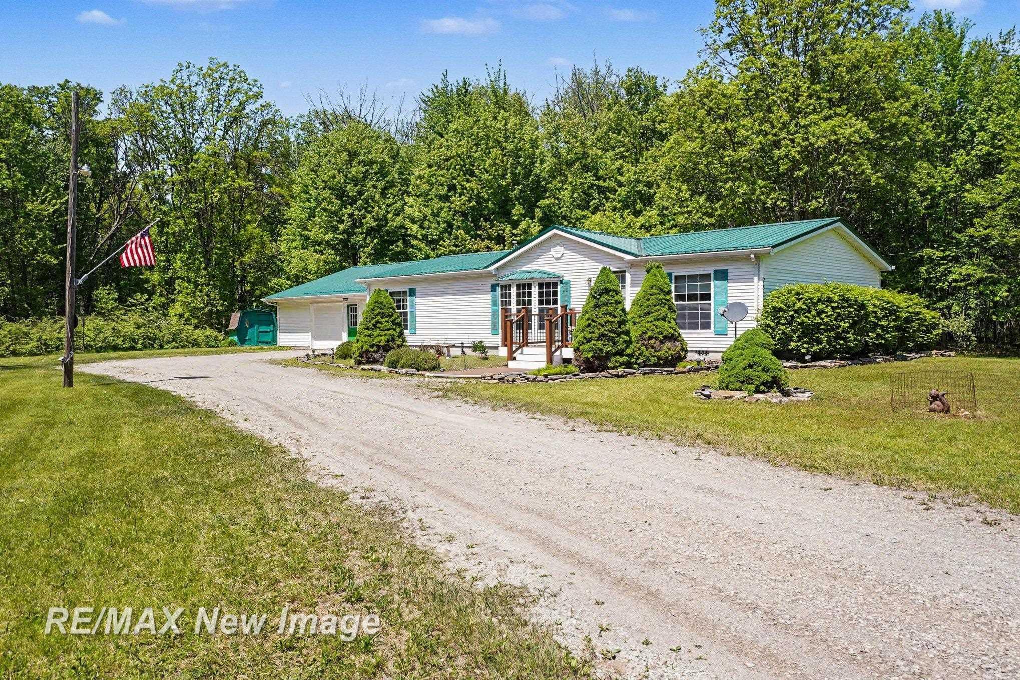2827 N Eleven Mile Road