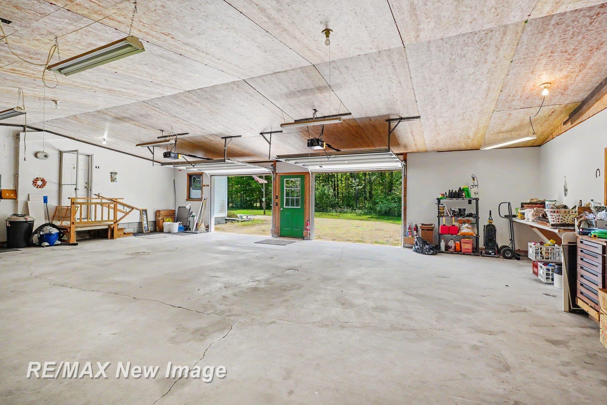 2827 N Eleven Mile Road