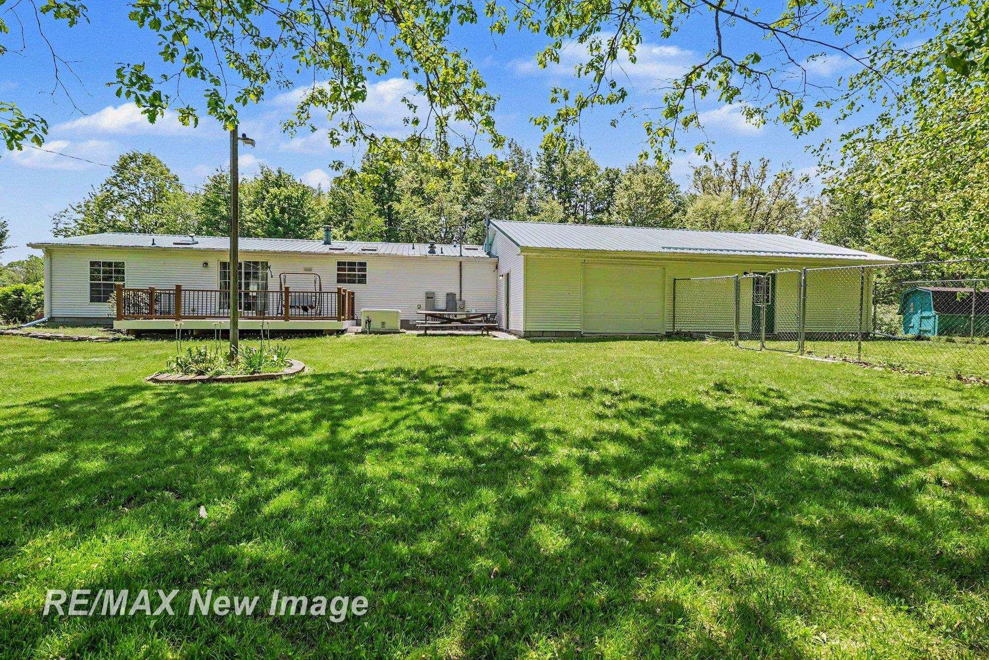 2827 N Eleven Mile Road