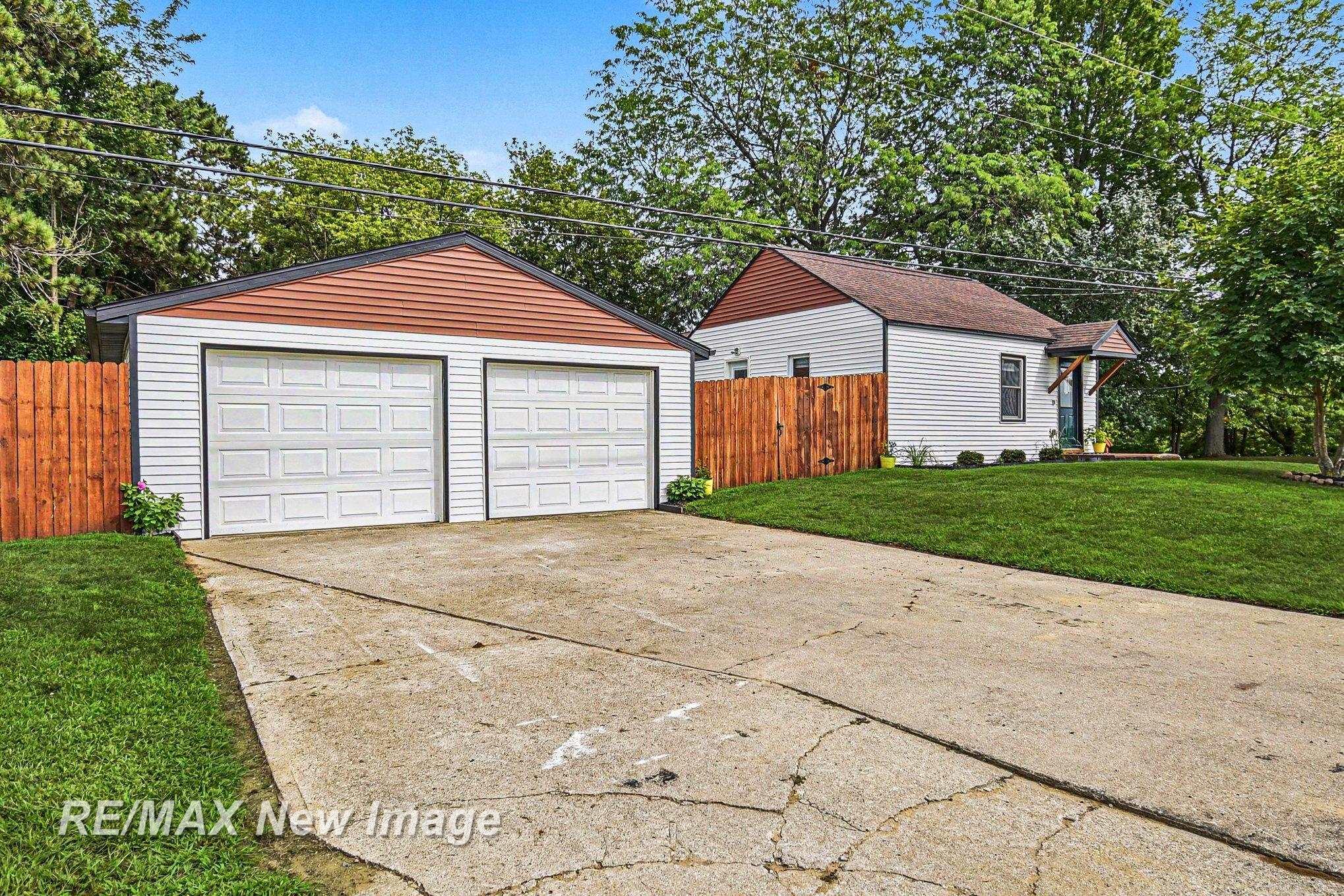 1370 N Thomas Road