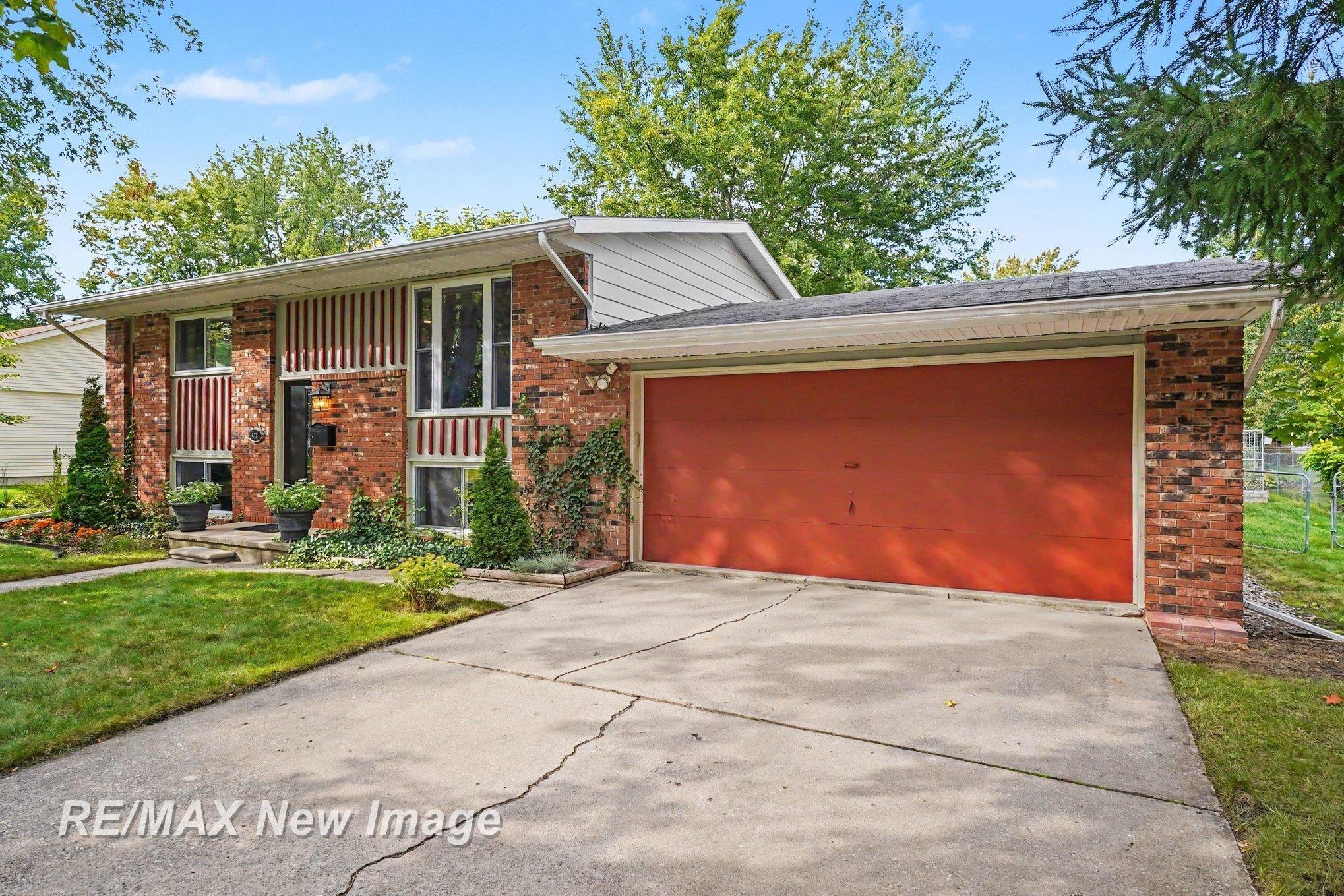 413 Hollybrook Drive