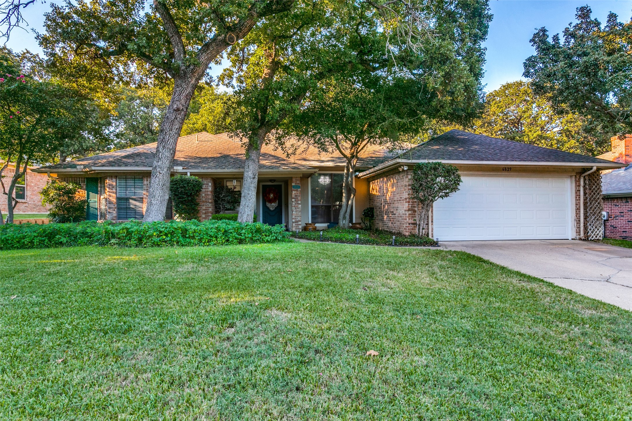 6829 Inwood Drive