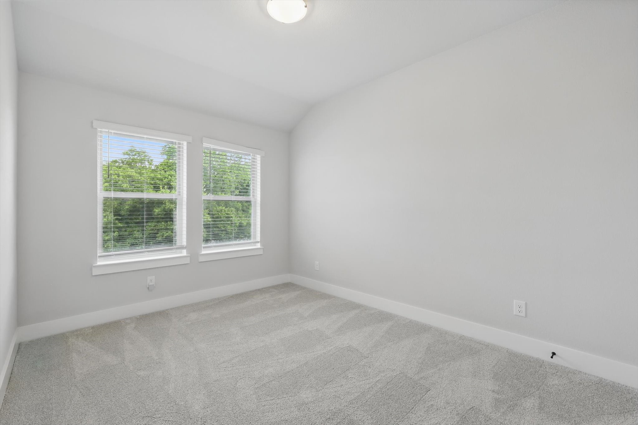 7637 Reis Lane