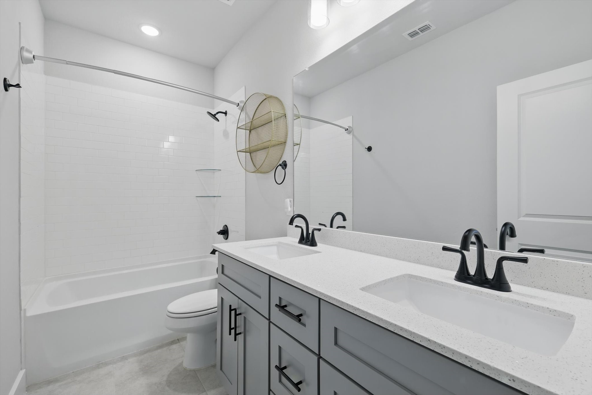 7637 Reis Lane