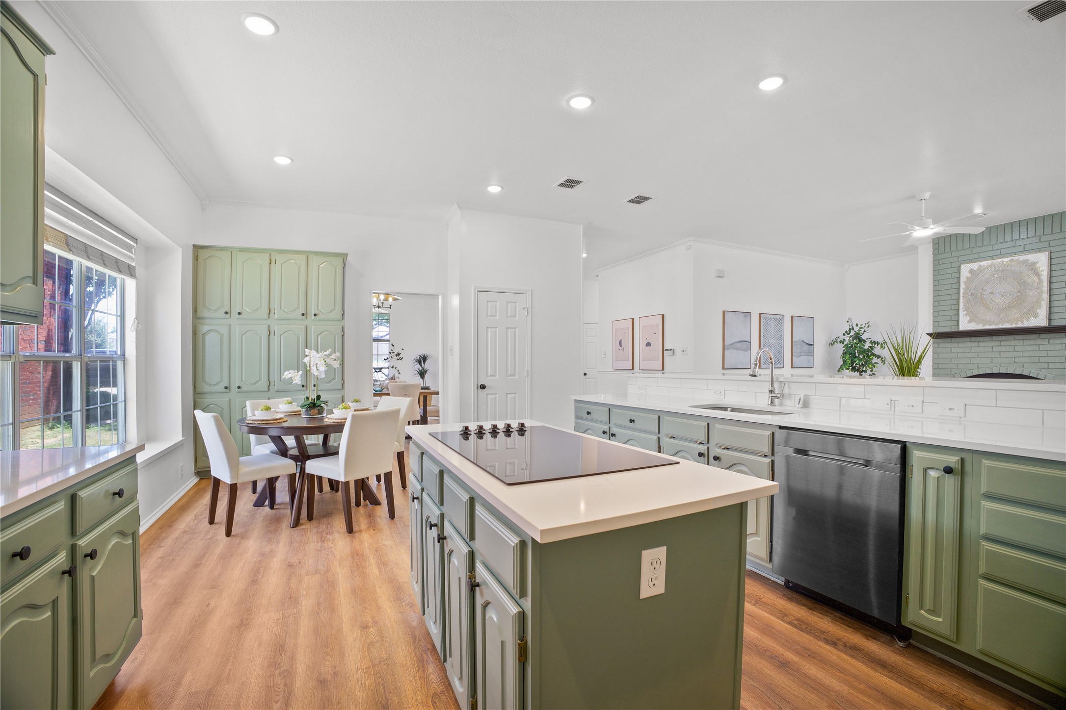 4321 Boca Raton Drive