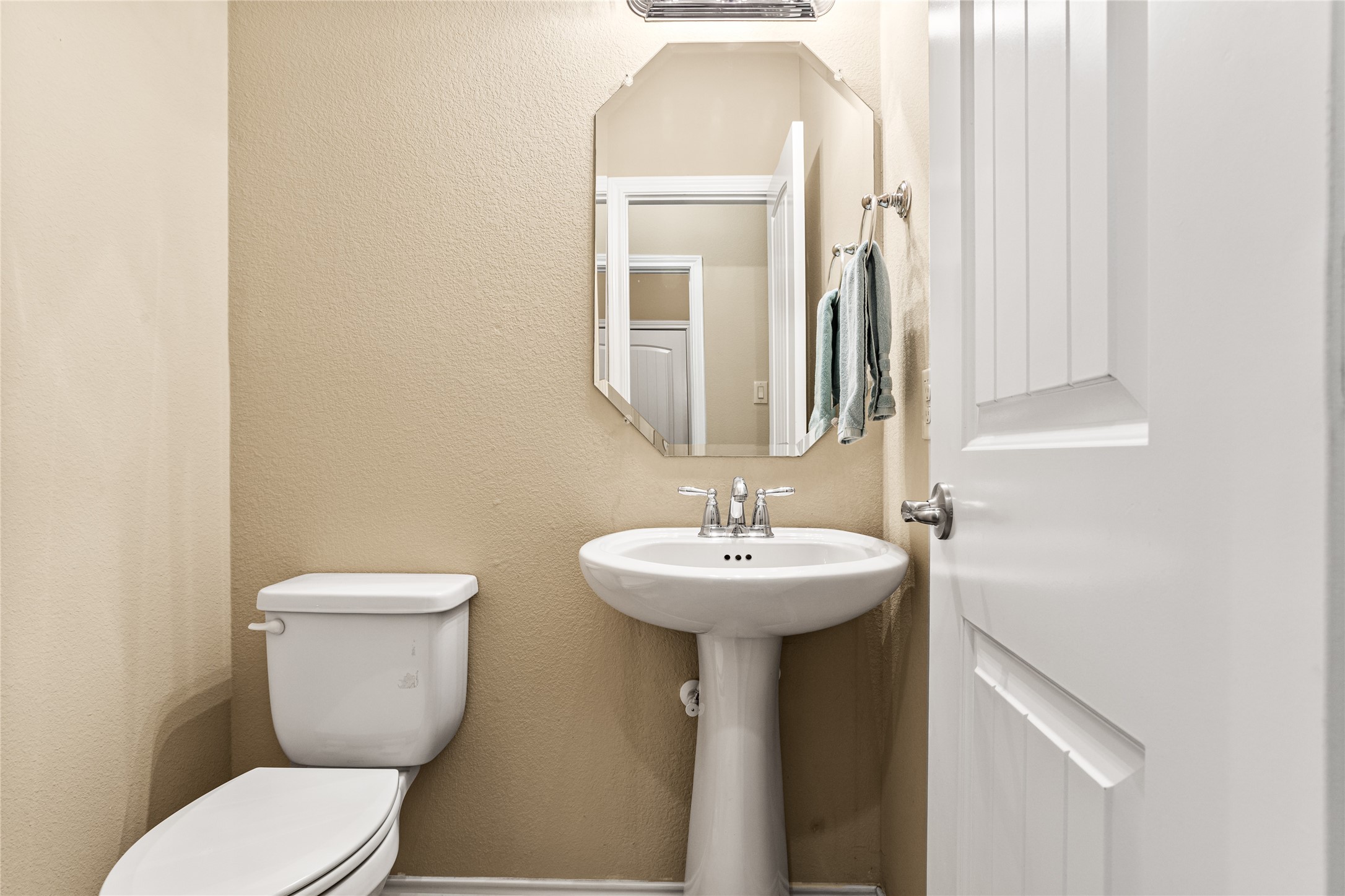 3028 Maple Creek Drive