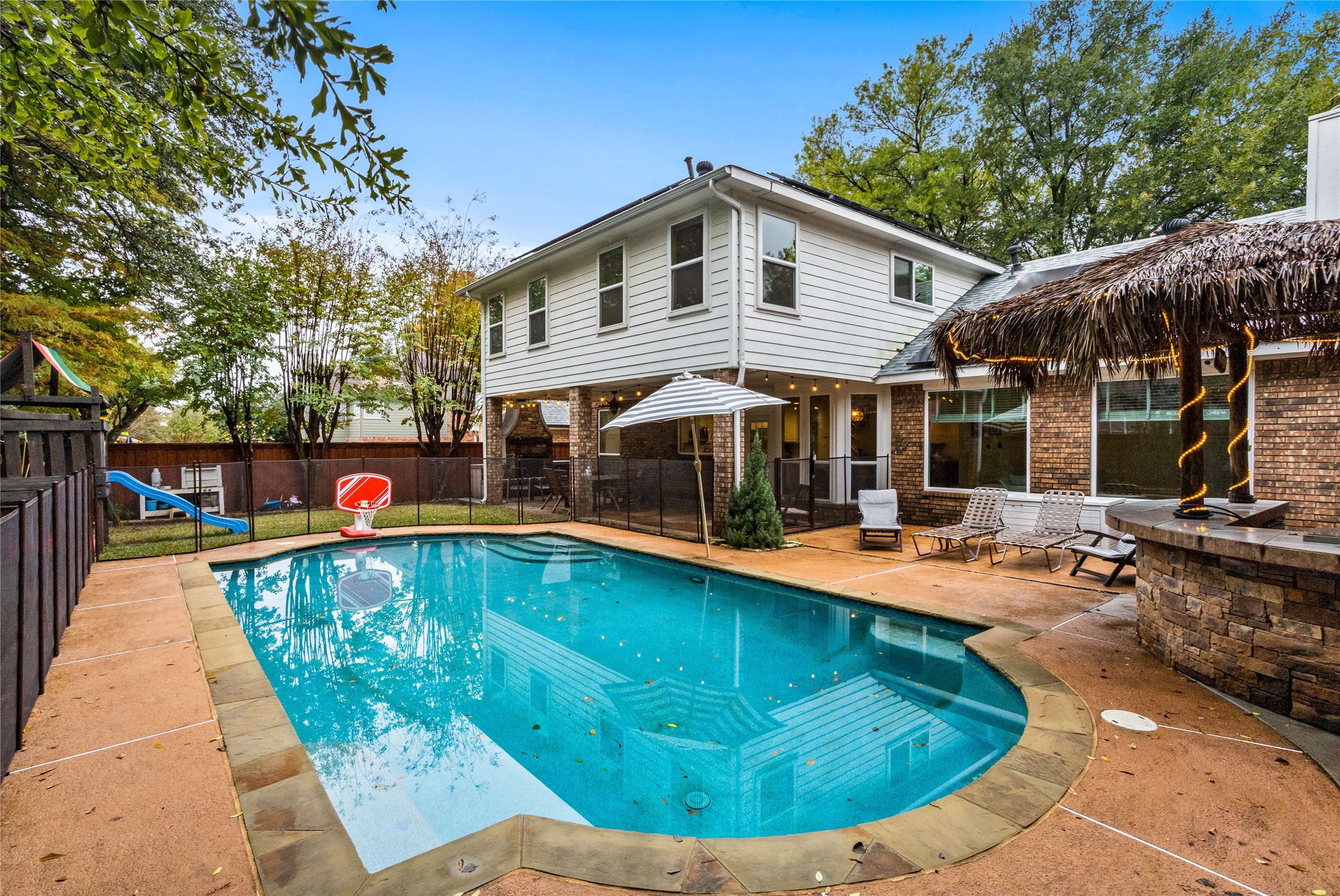 5325 Cambridge Court