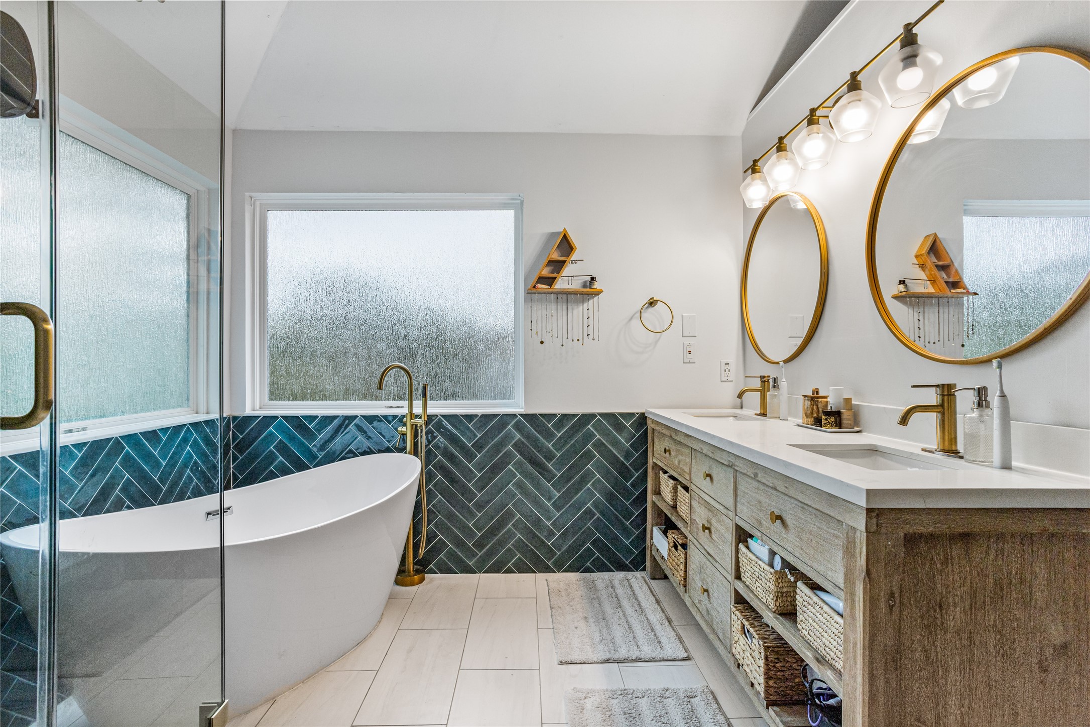 5325 Cambridge Court