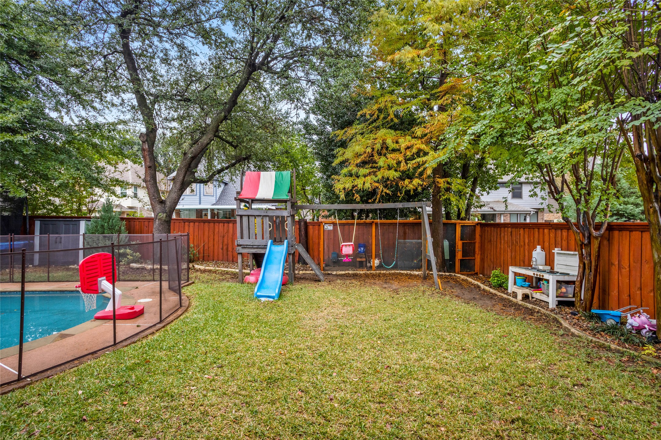 5325 Cambridge Court