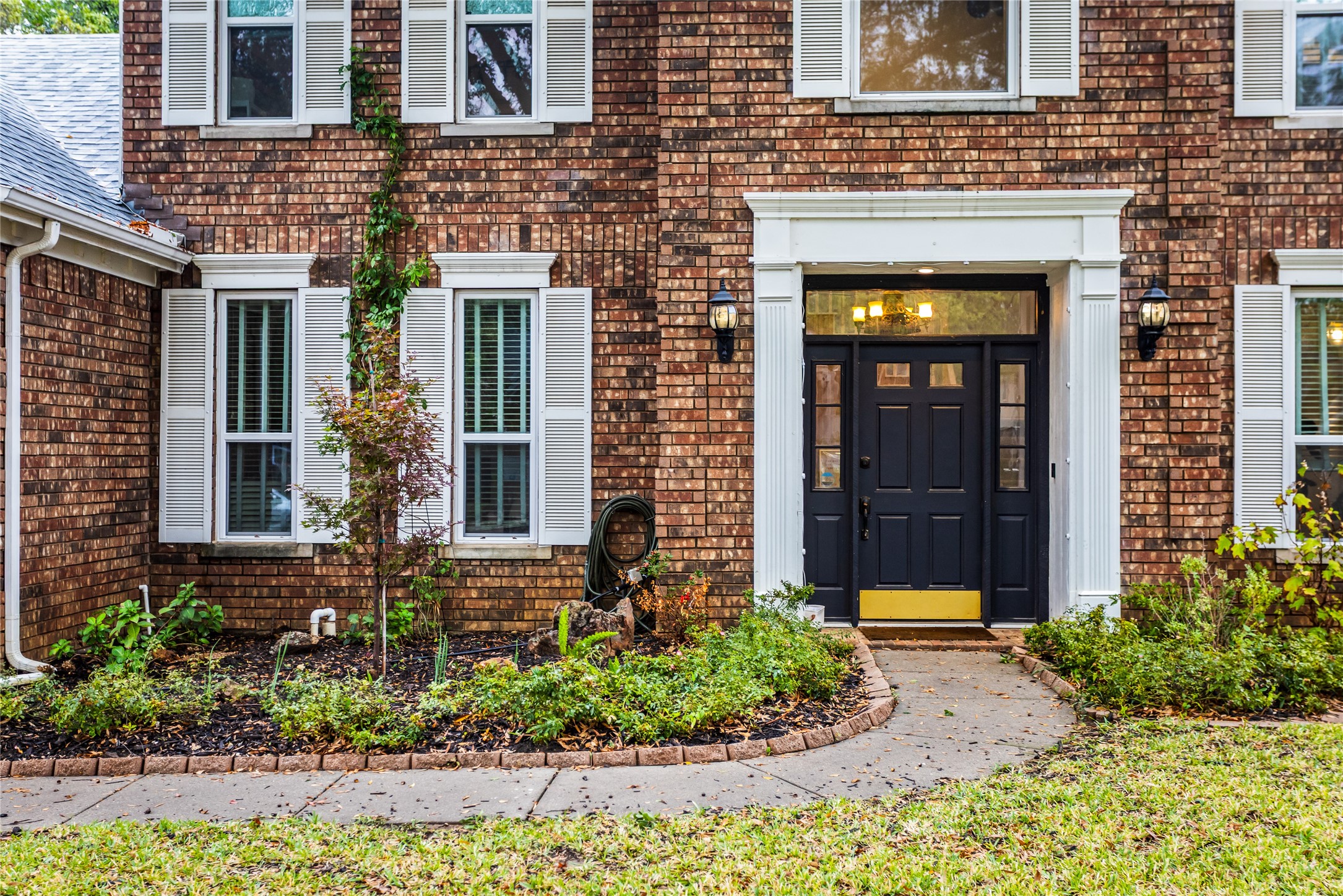 5325 Cambridge Court