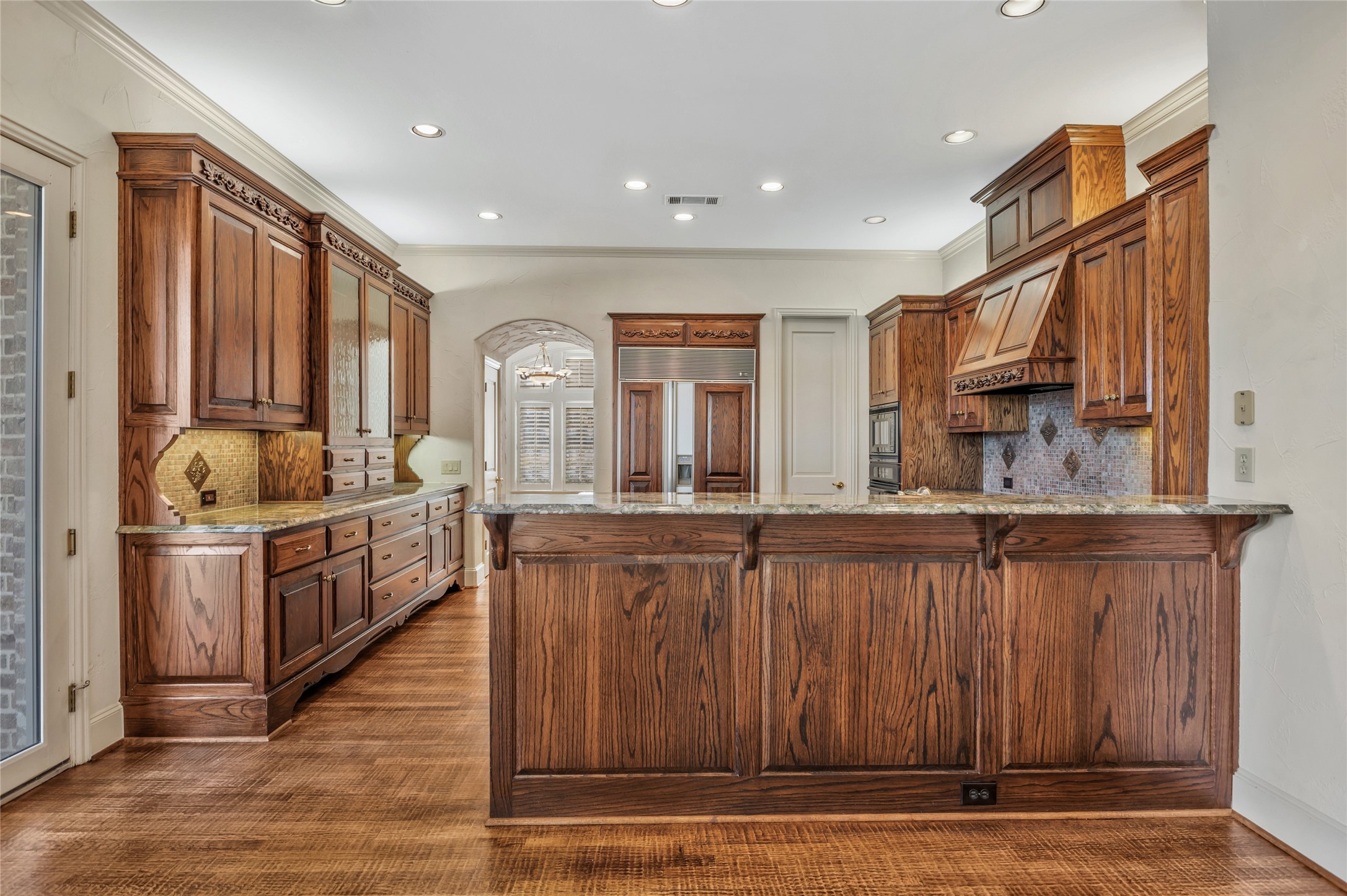 2609 Queen Elizabeth Boulevard