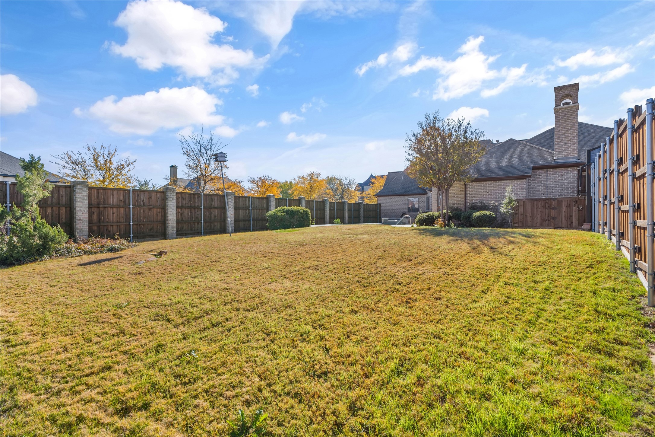 2609 Queen Elizabeth Boulevard