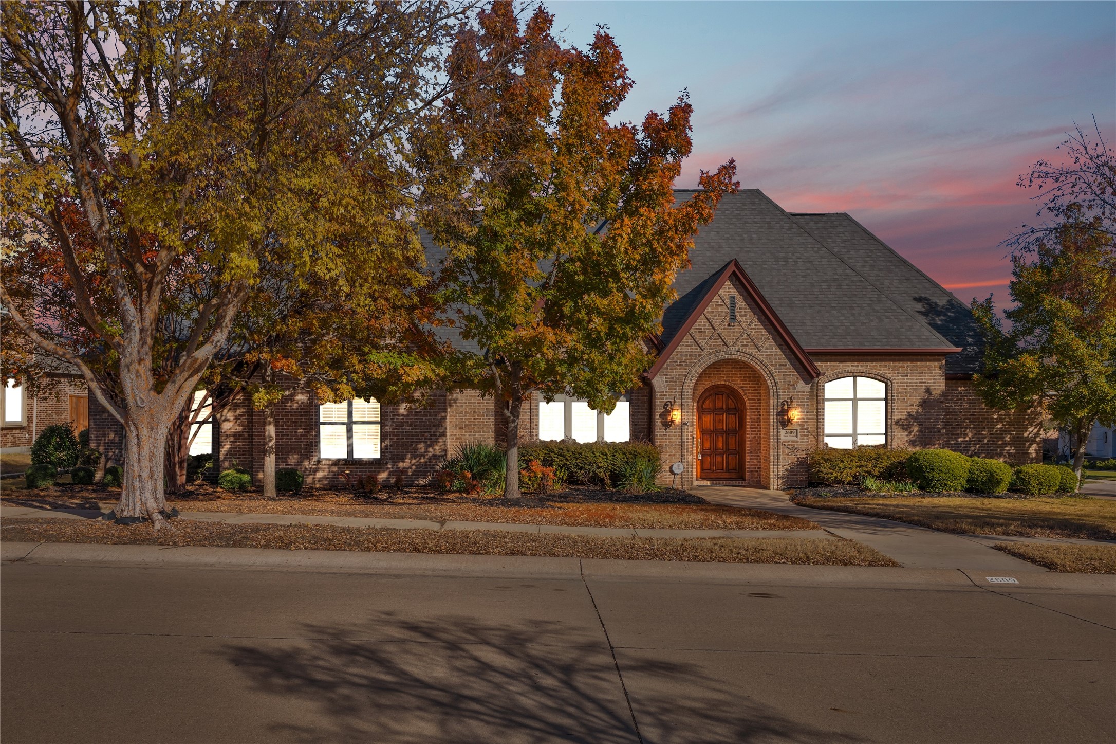 2609 Queen Elizabeth Boulevard