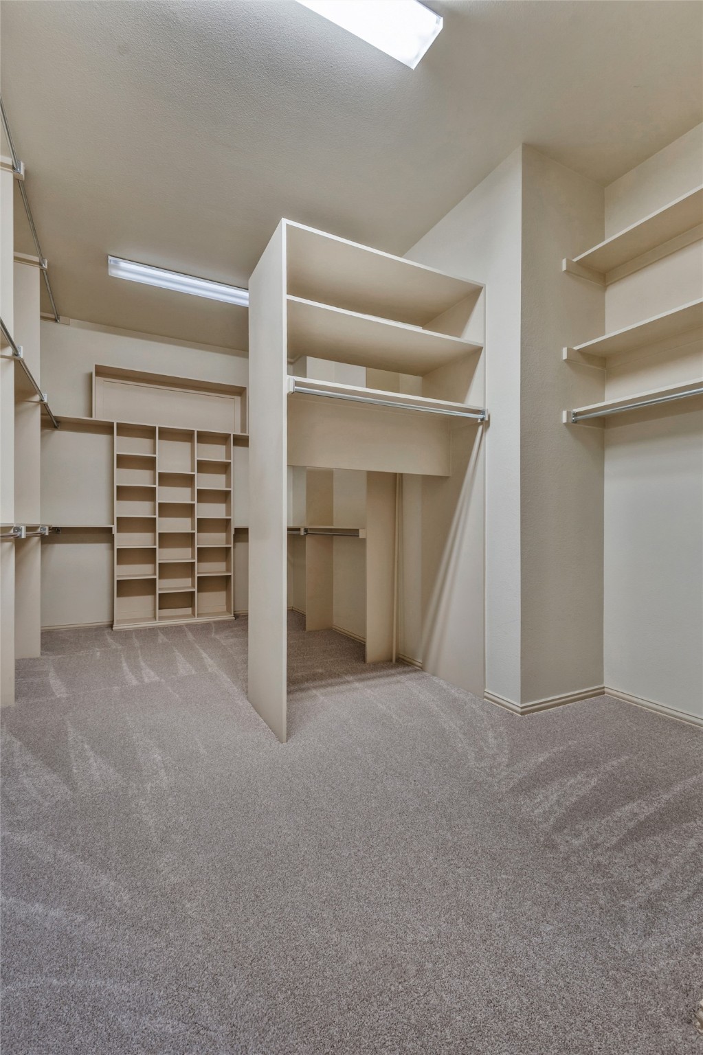 2609 Queen Elizabeth Boulevard