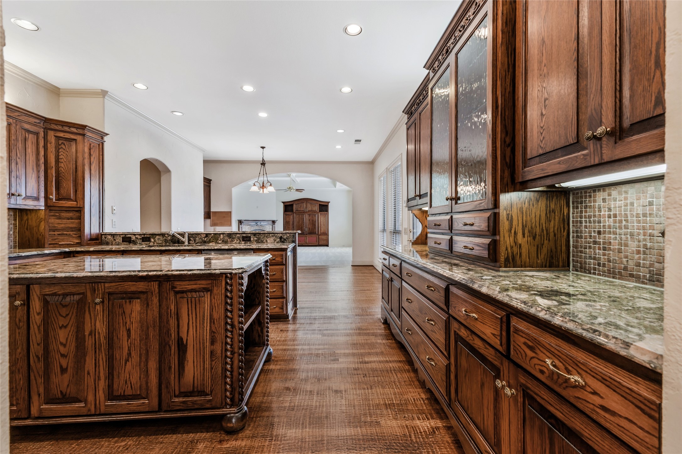 2609 Queen Elizabeth Boulevard