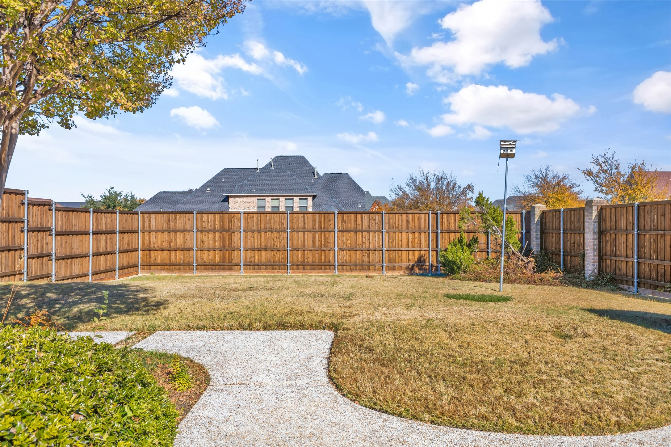 2609 Queen Elizabeth Boulevard