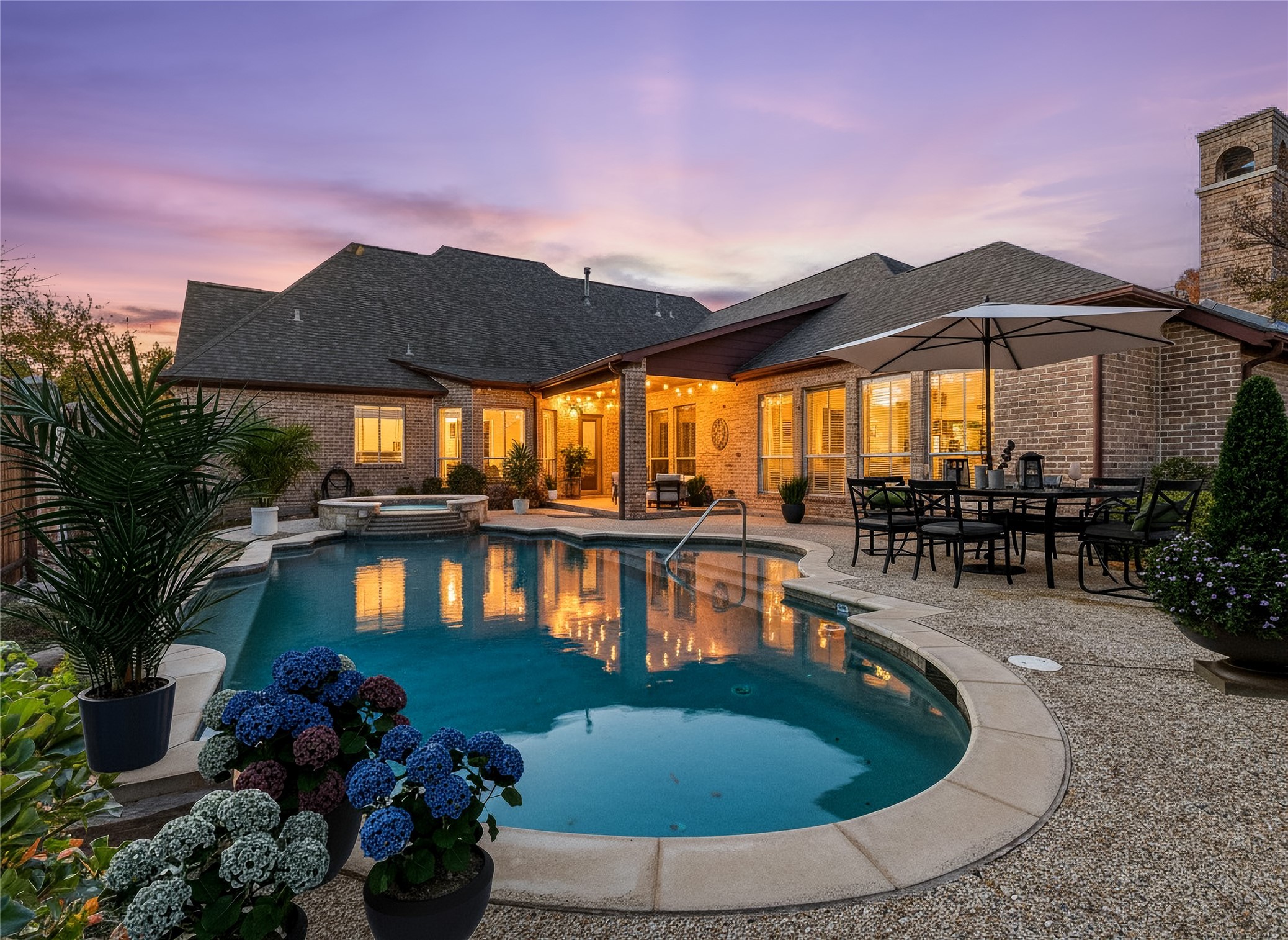 2609 Queen Elizabeth Boulevard