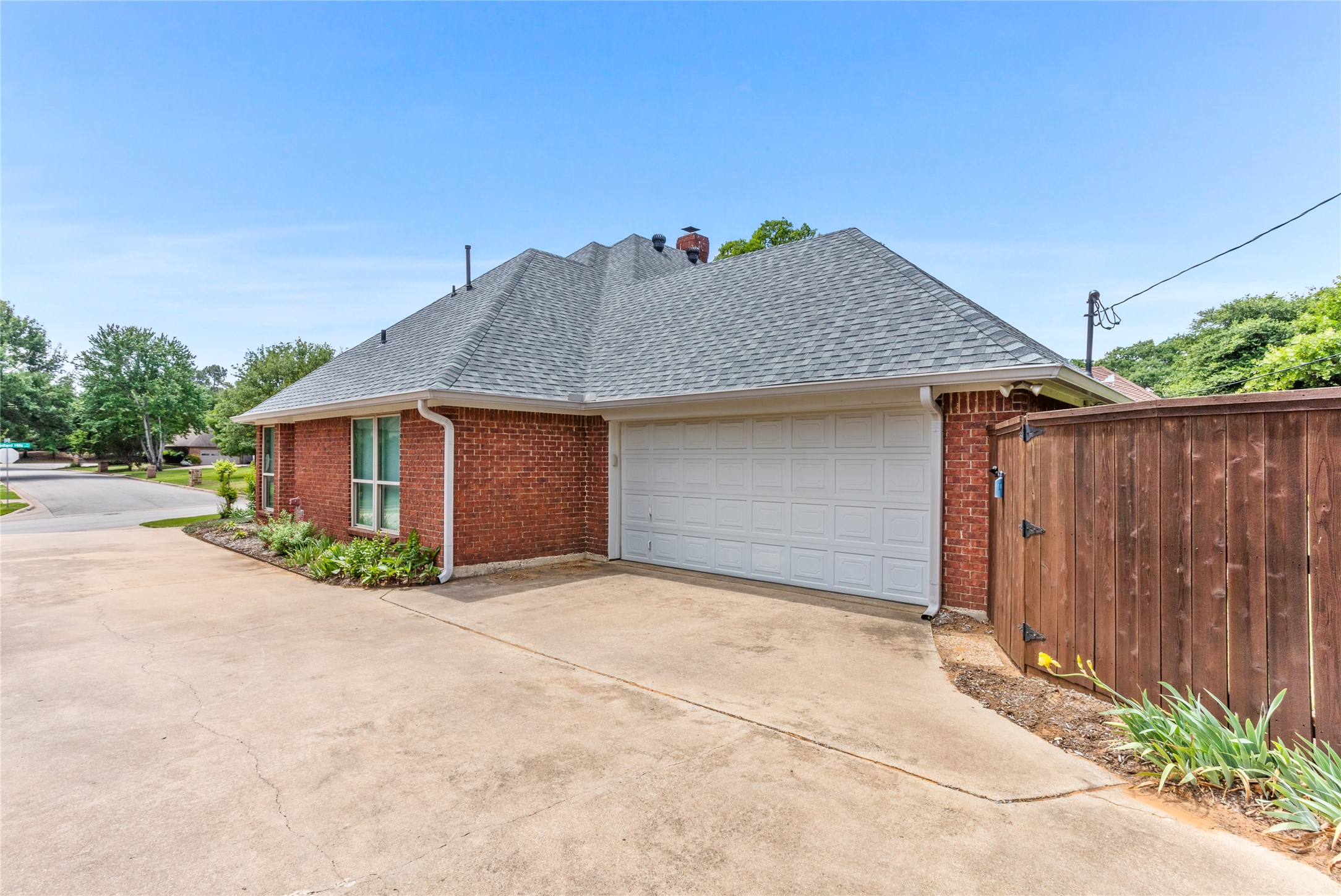 2942 Woodland Hills Drive