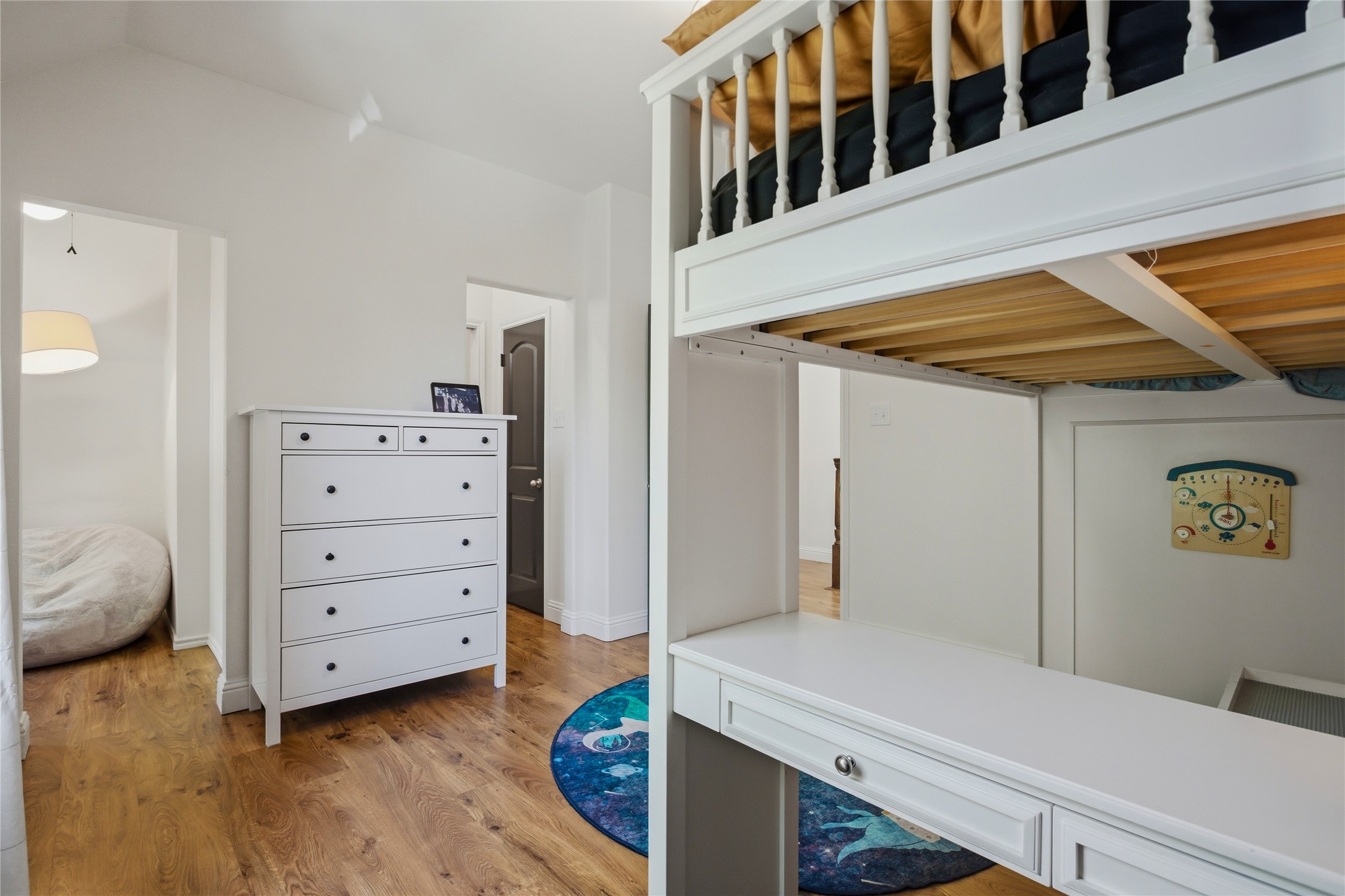 1833 Southpark Drive