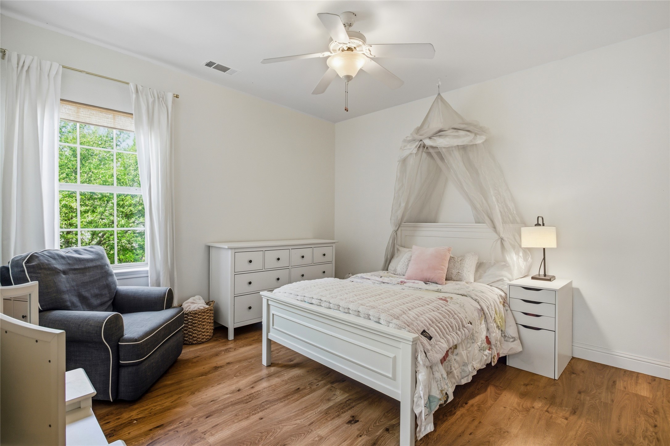 1833 Southpark Drive