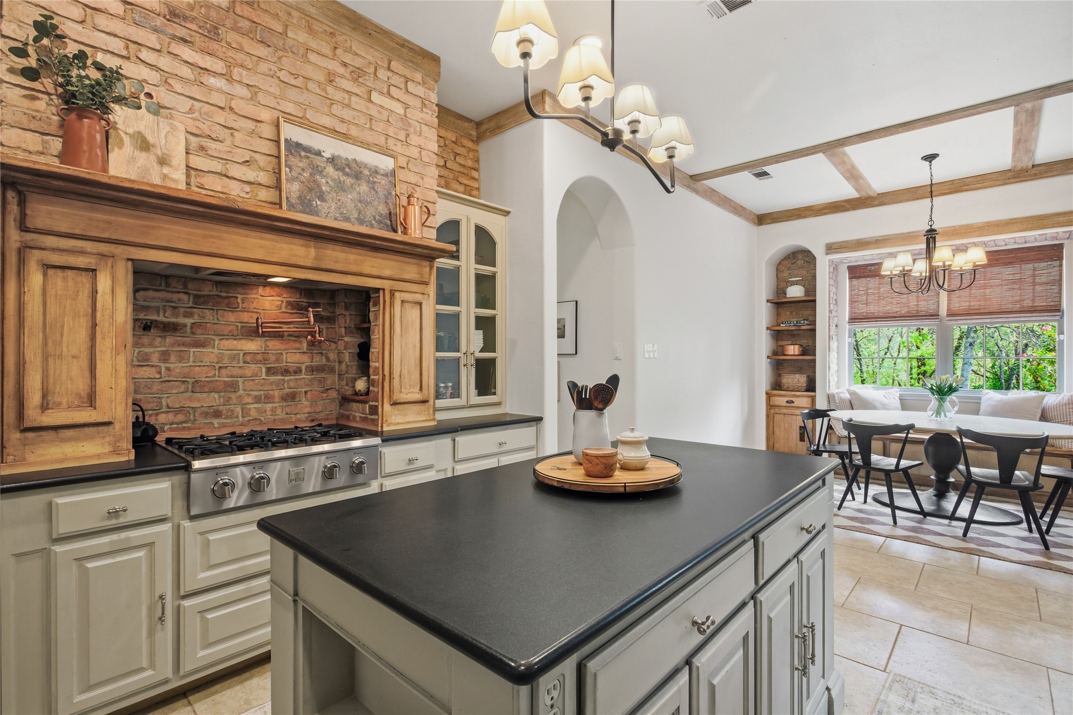 1833 Southpark Drive