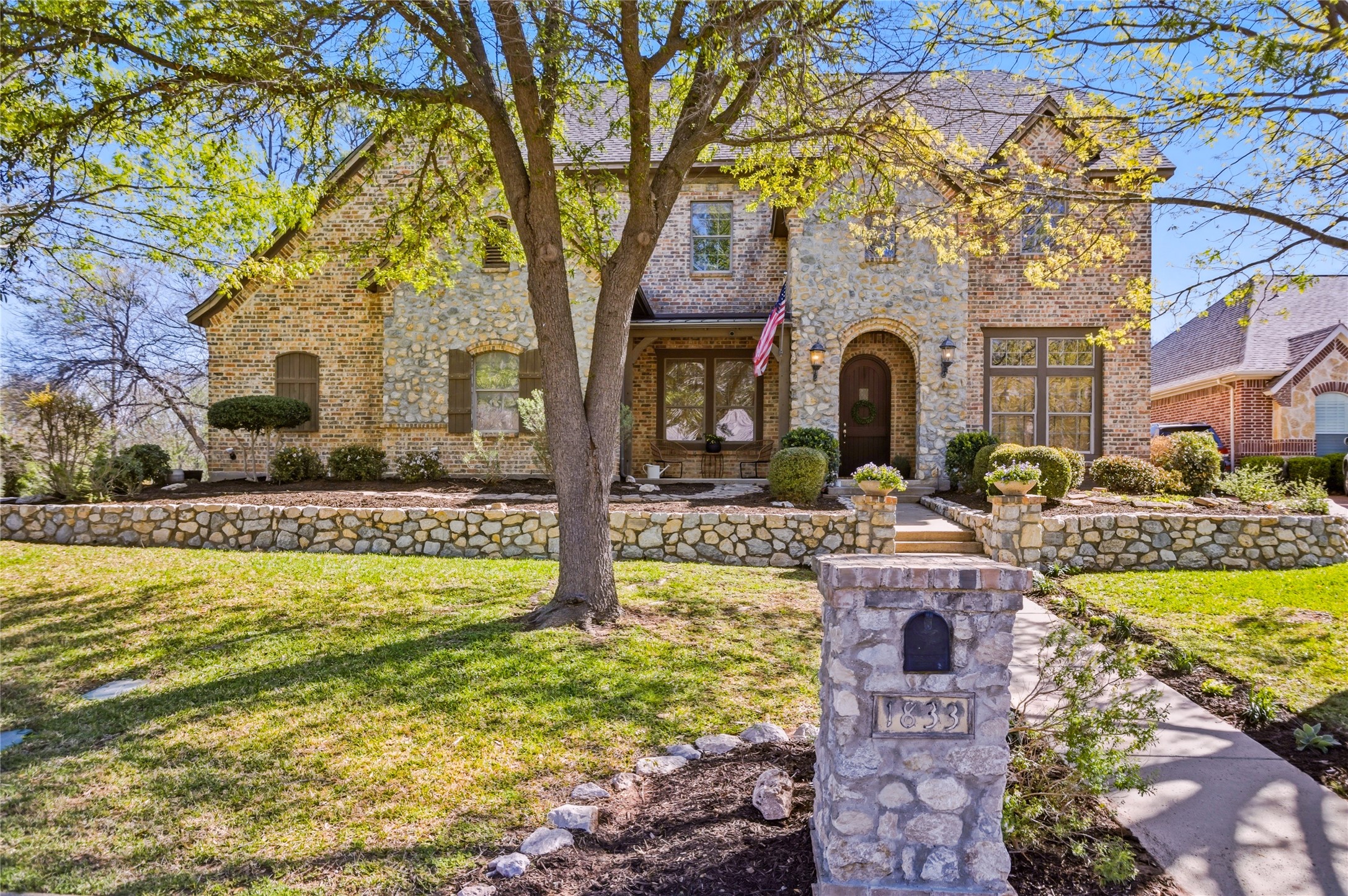 1833 Southpark Drive