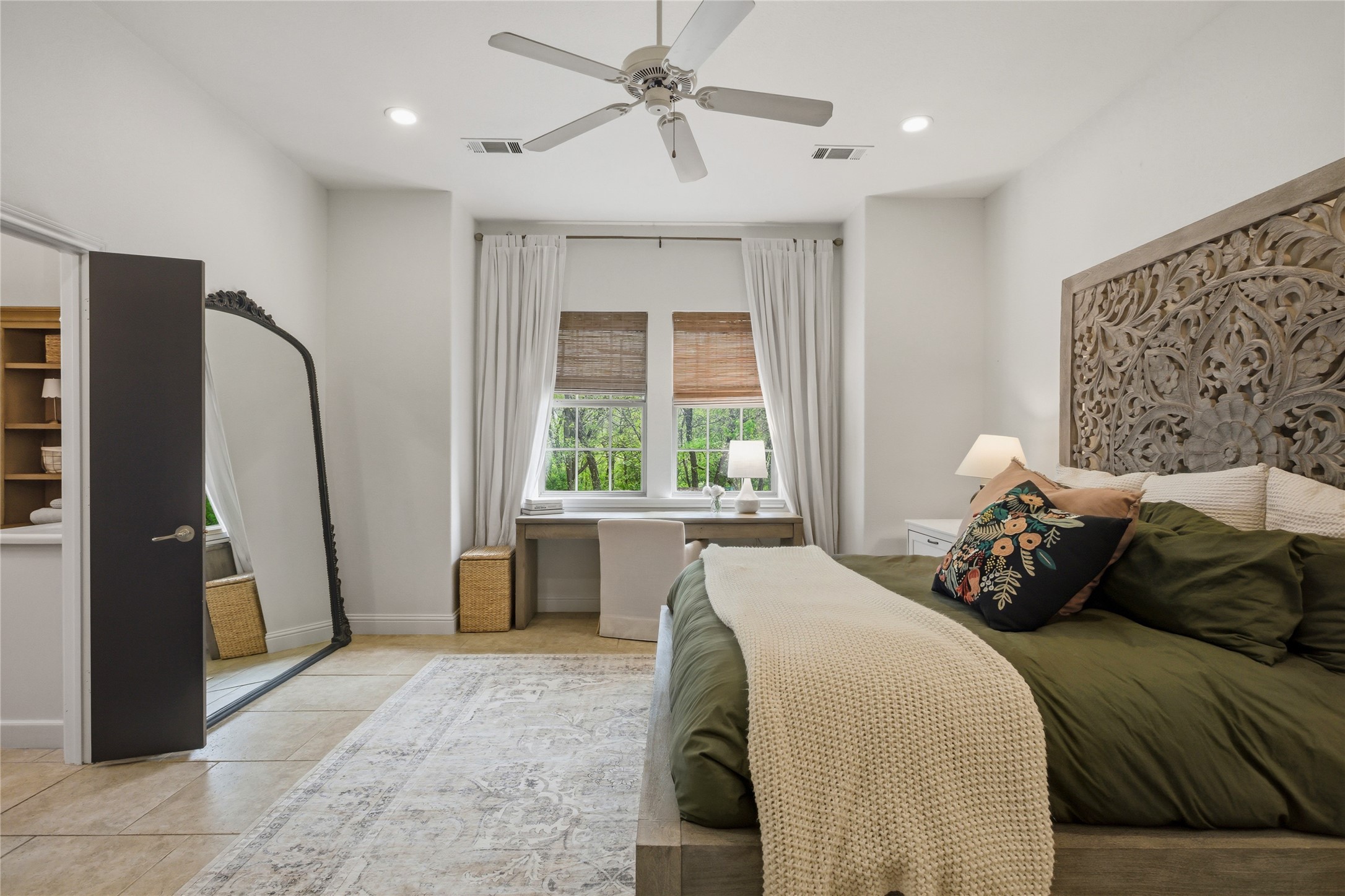 1833 Southpark Drive