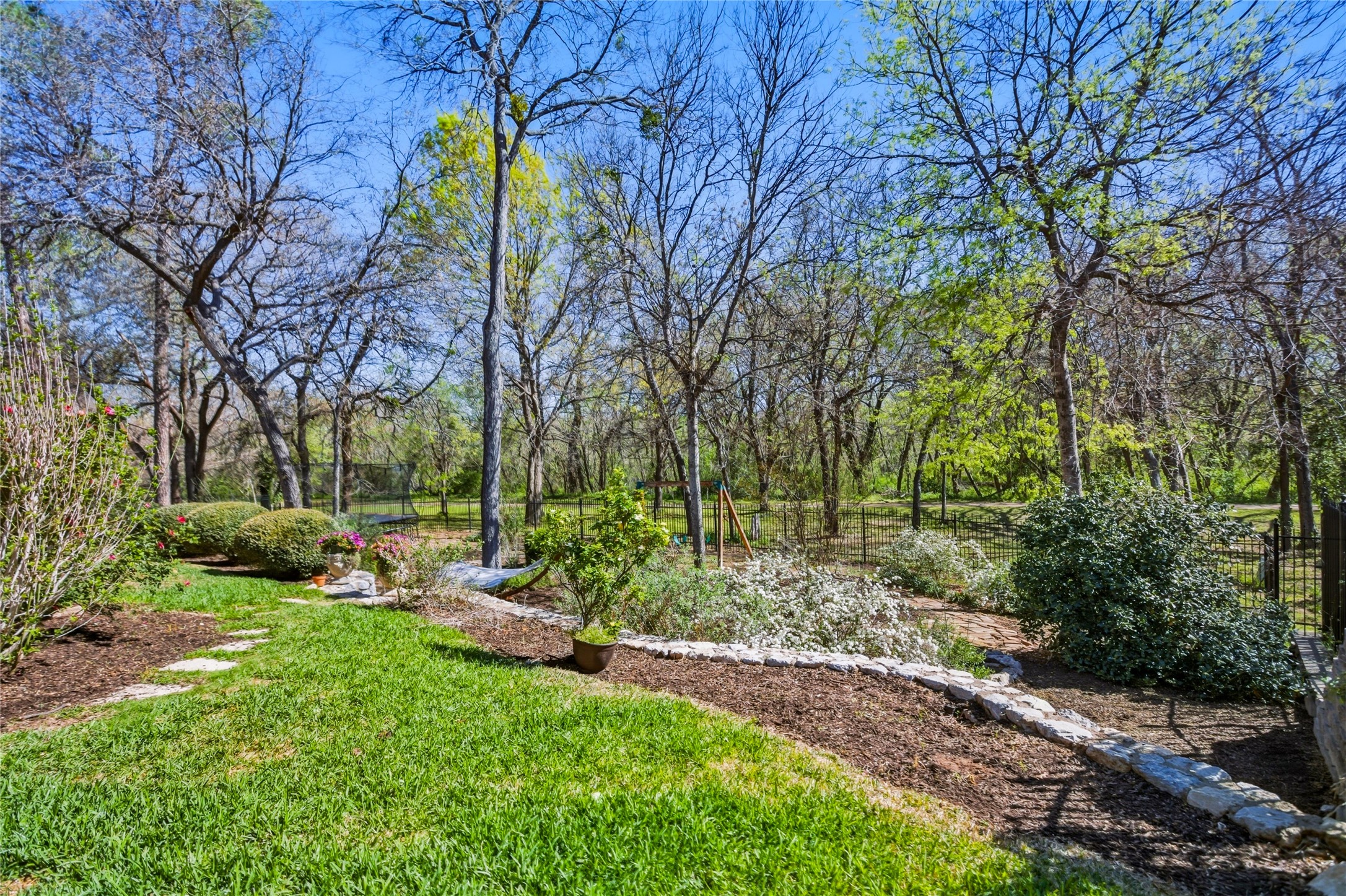 1833 Southpark Drive