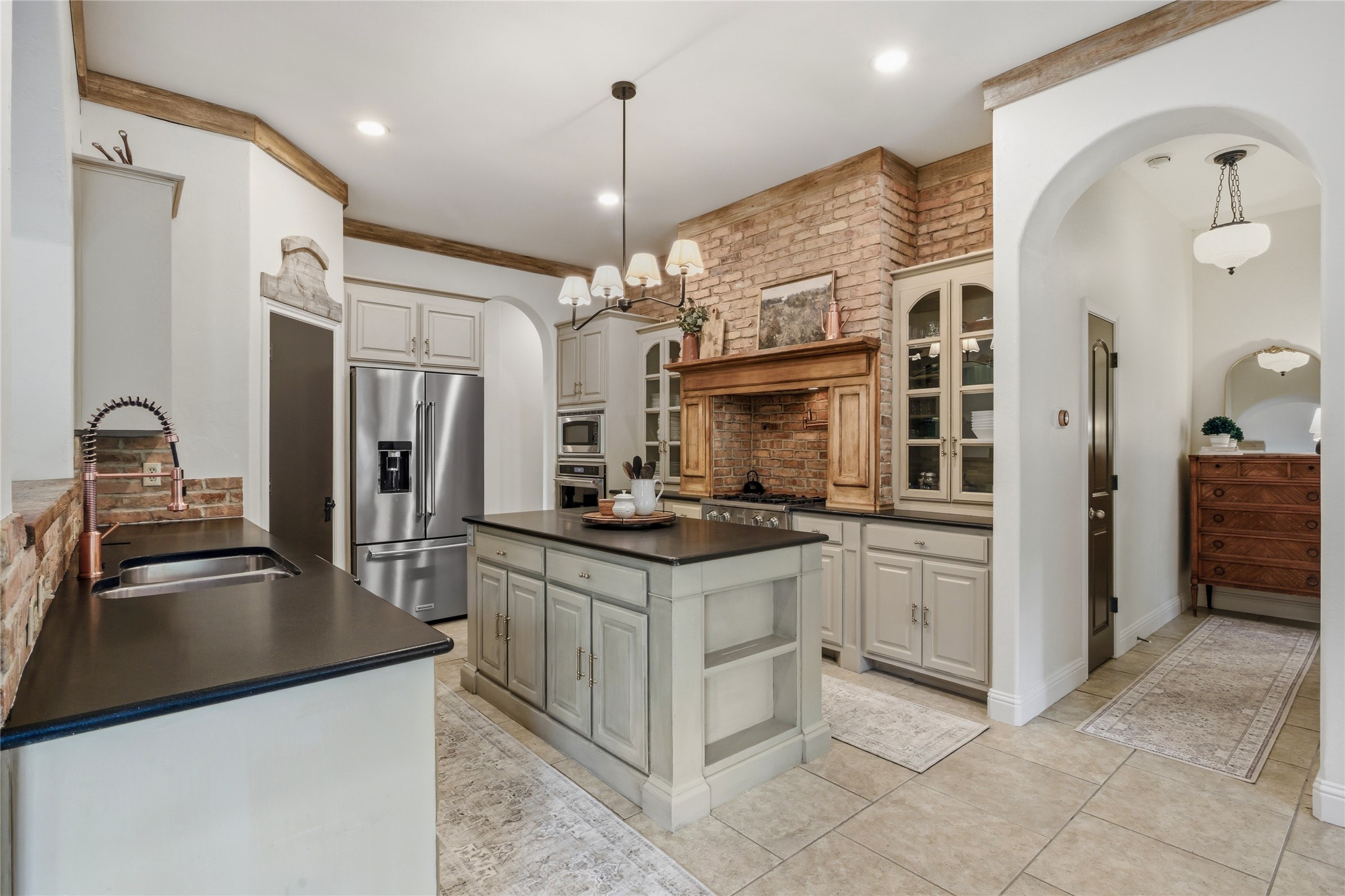 1833 Southpark Drive