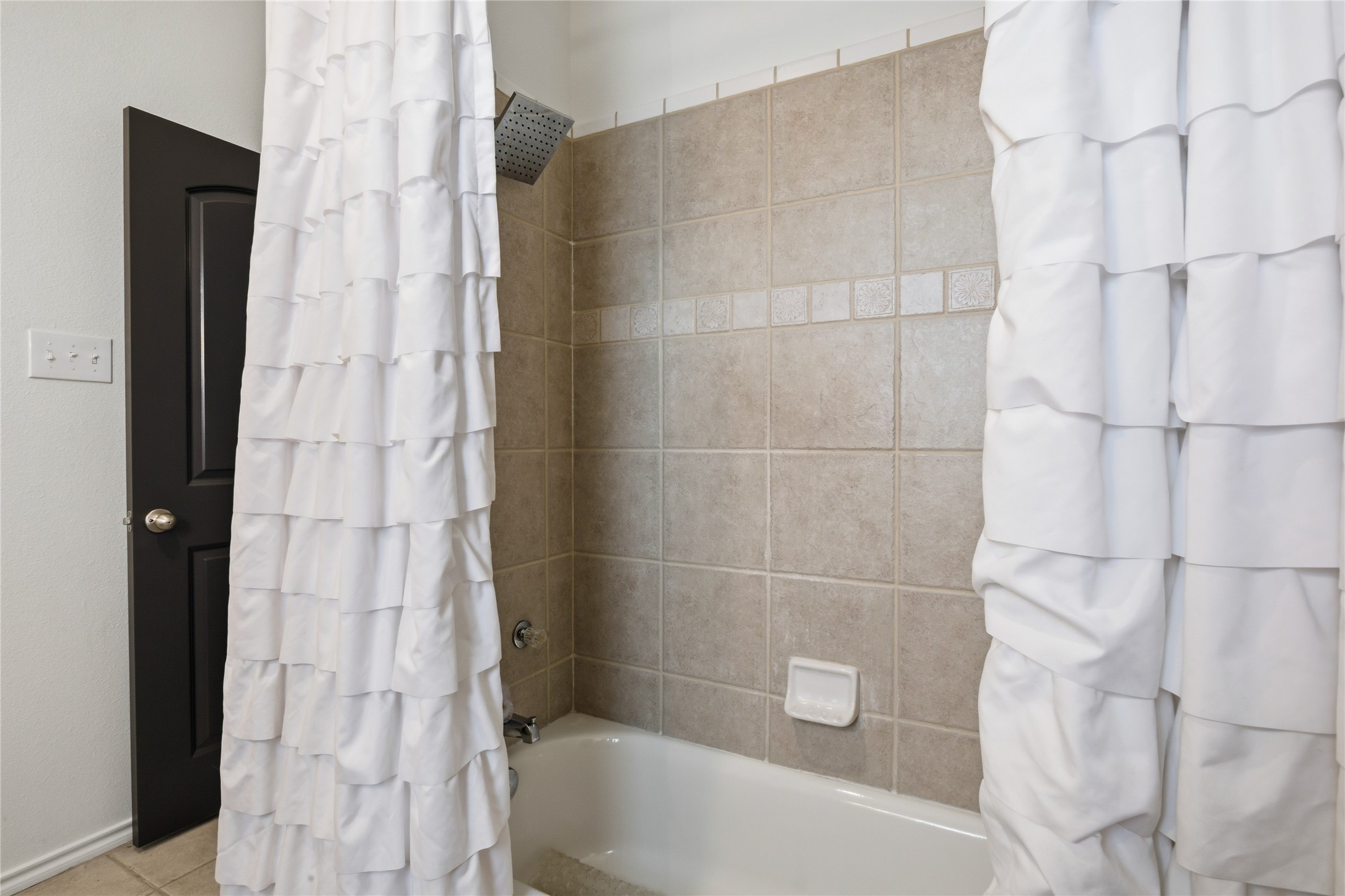 1833 Southpark Drive