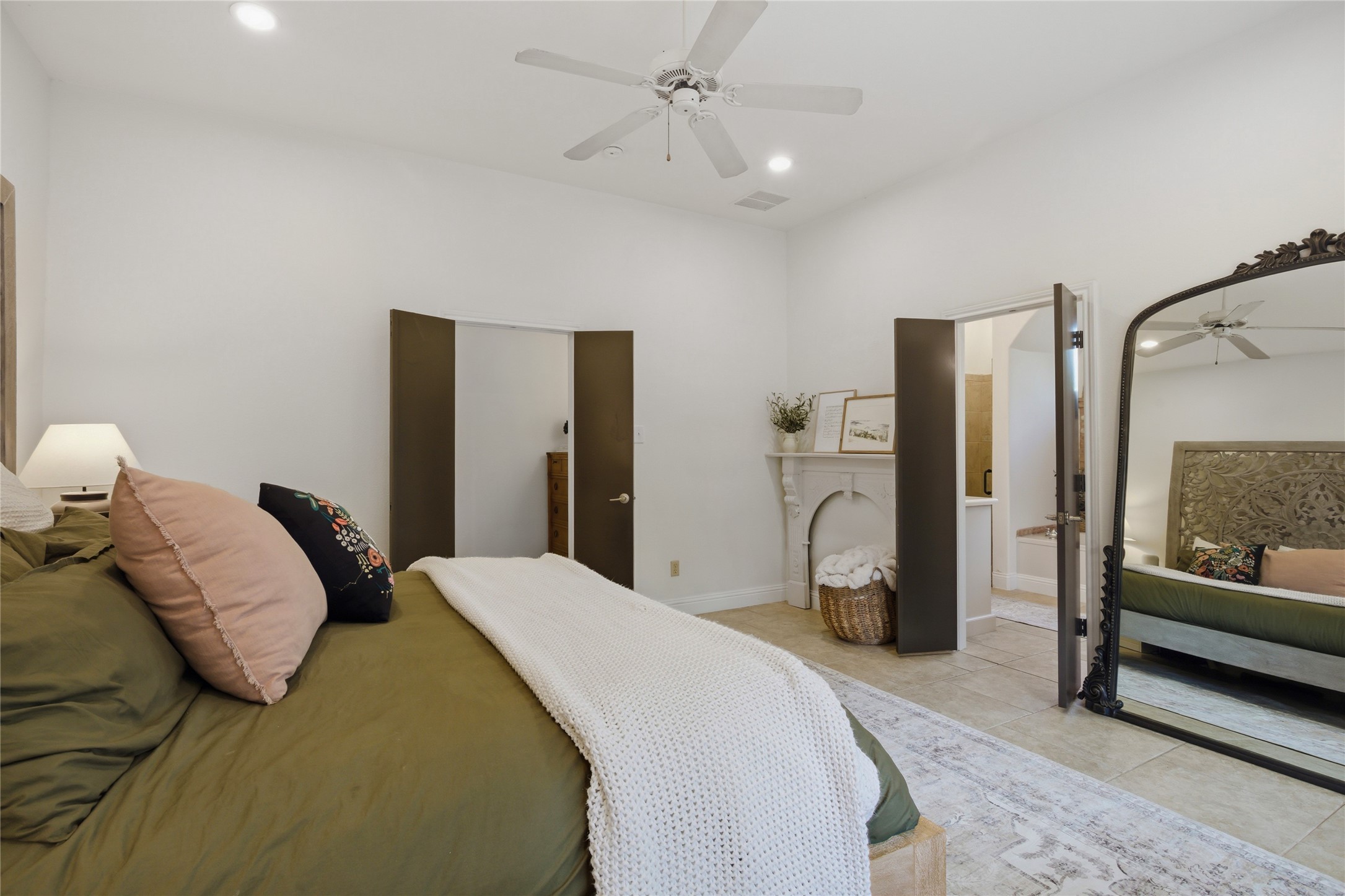 1833 Southpark Drive