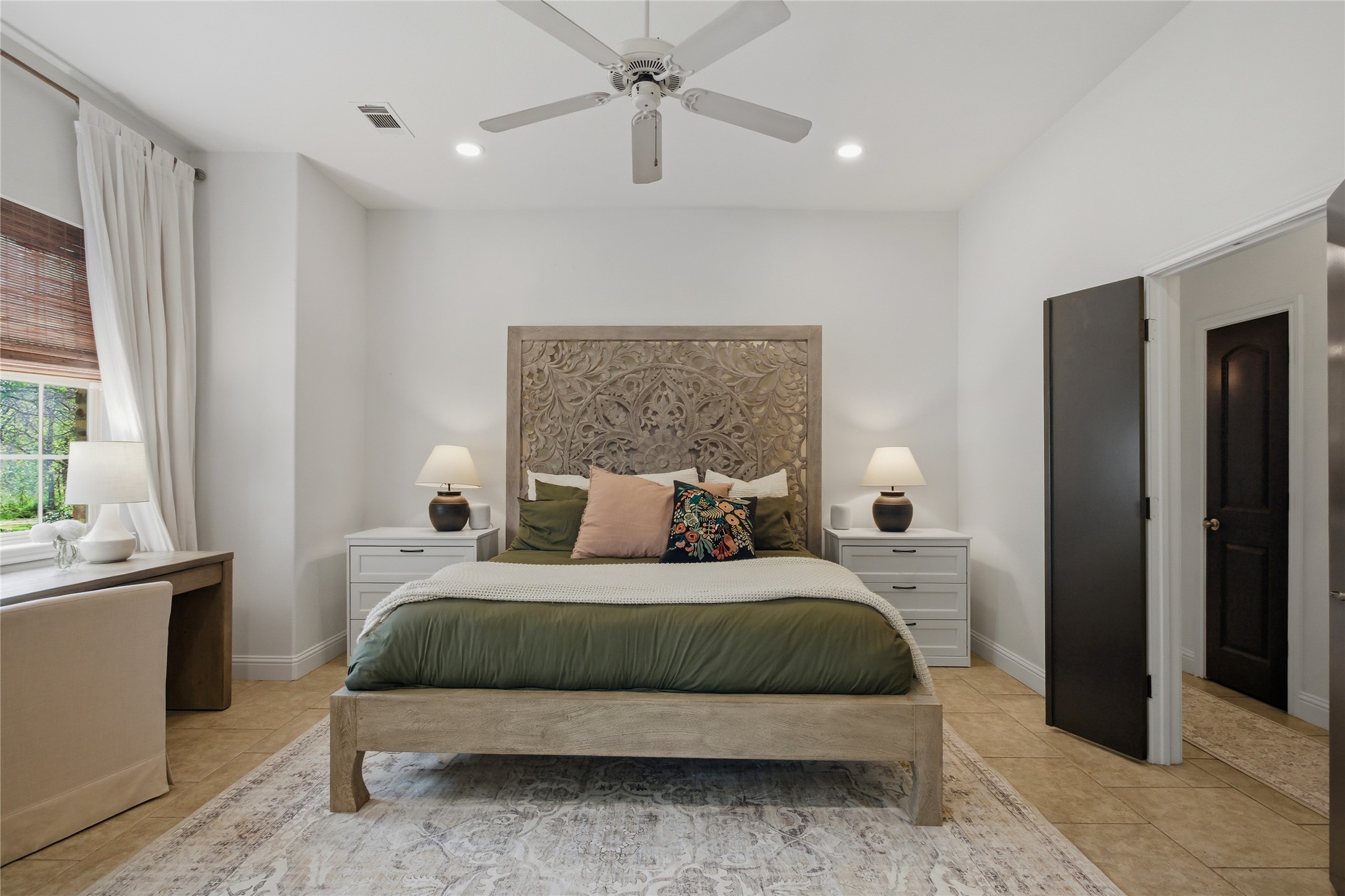 1833 Southpark Drive