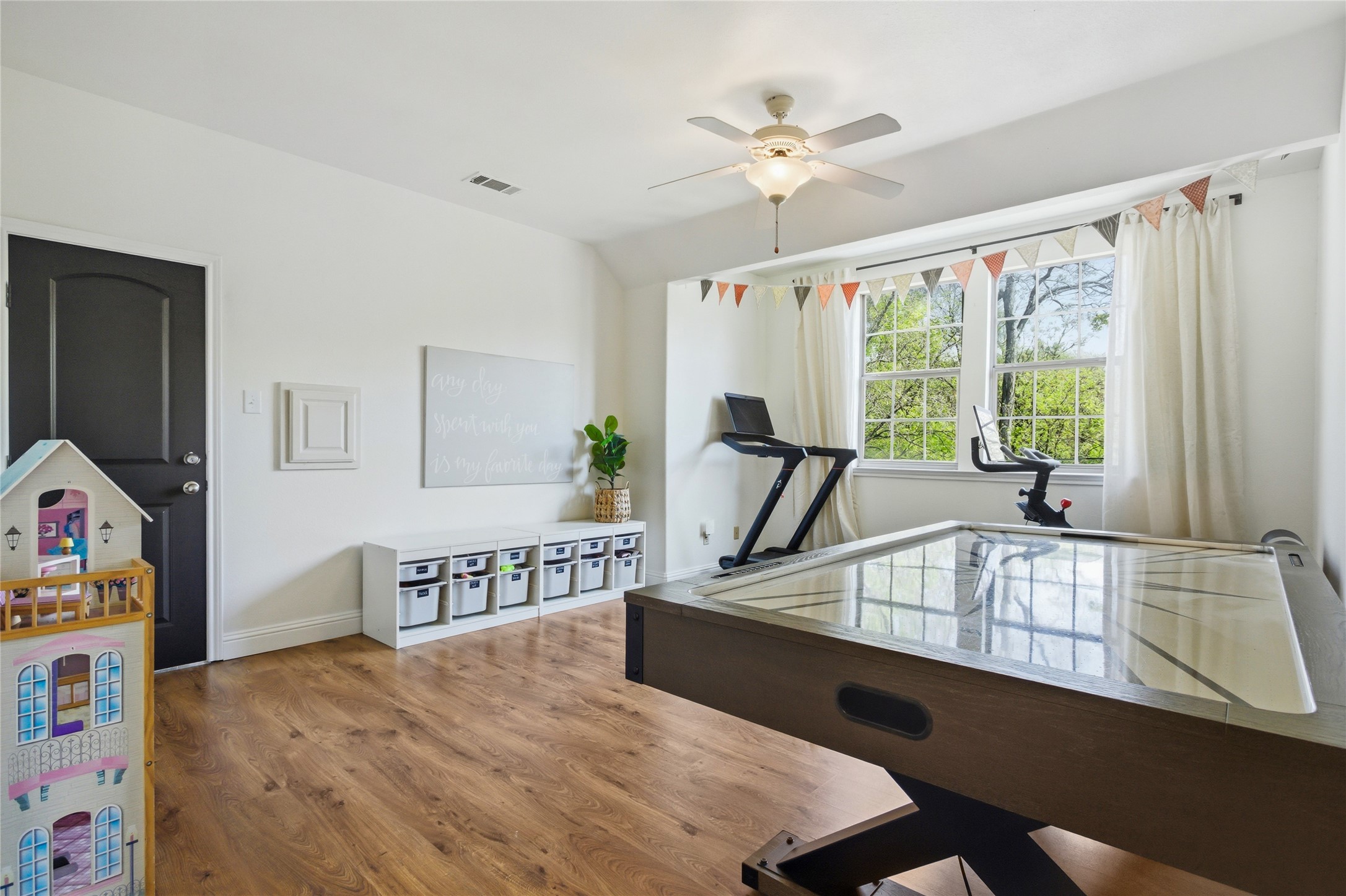 1833 Southpark Drive