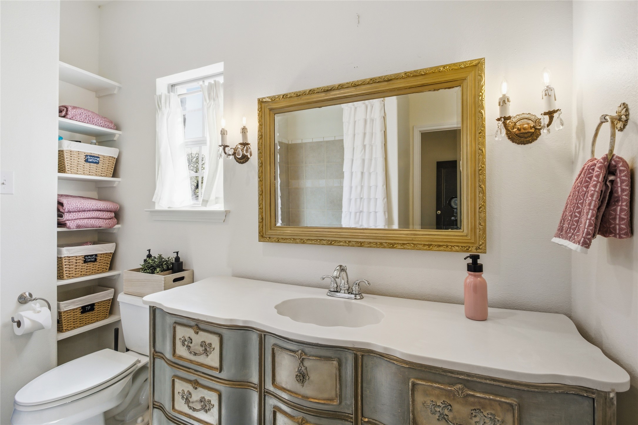 1833 Southpark Drive