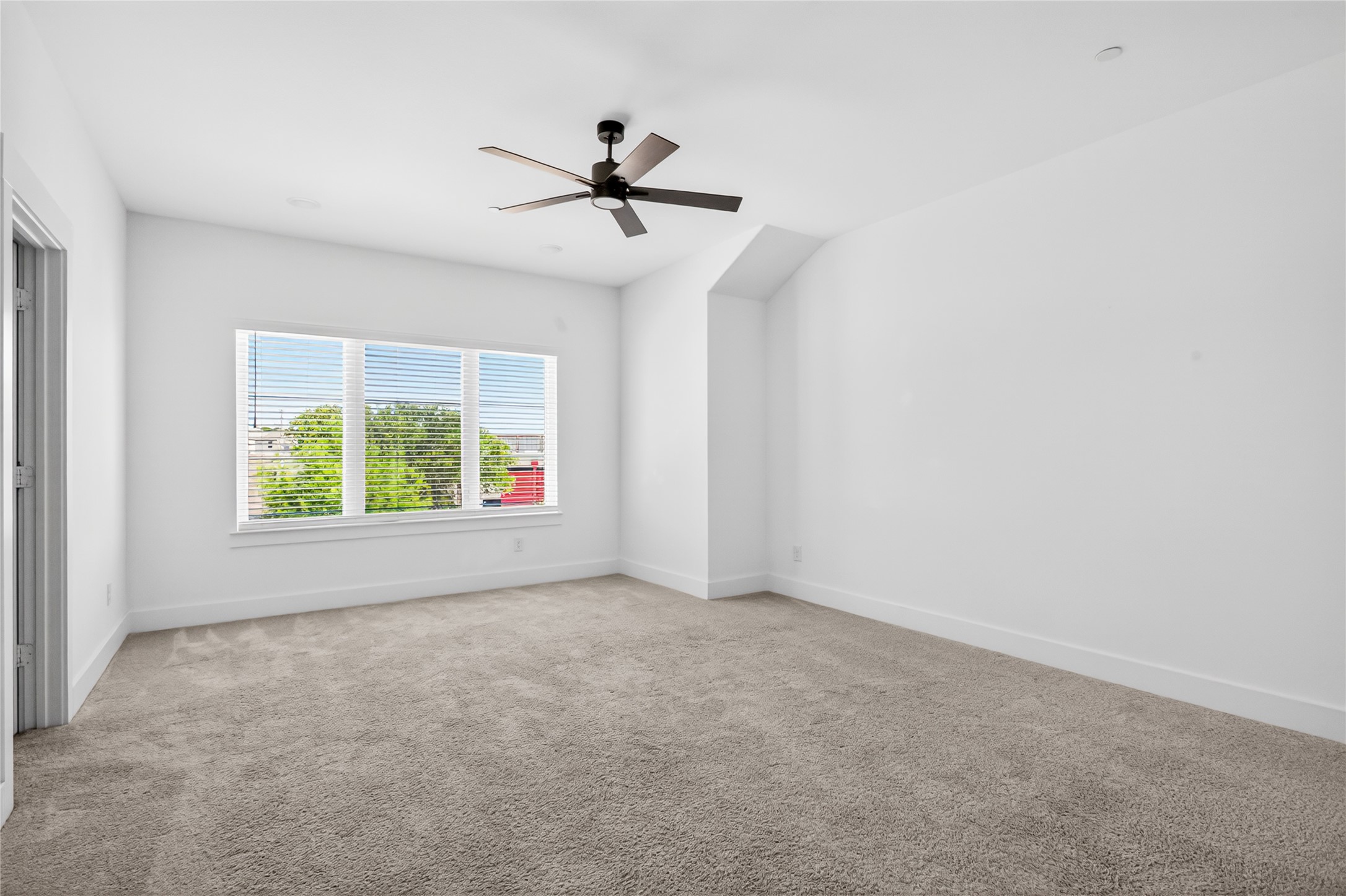 7613 Reis Lane