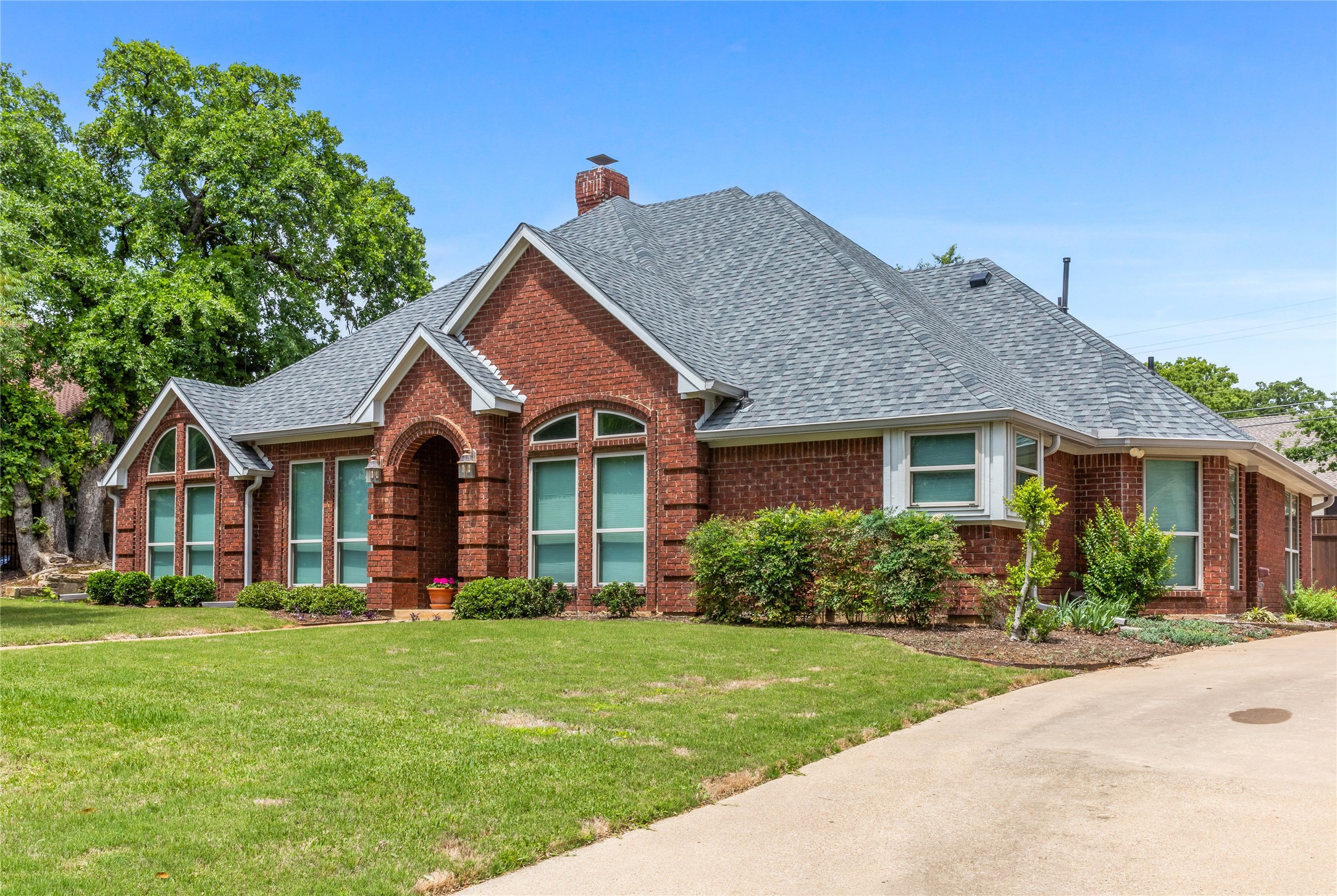 2942 Woodland Hills Drive