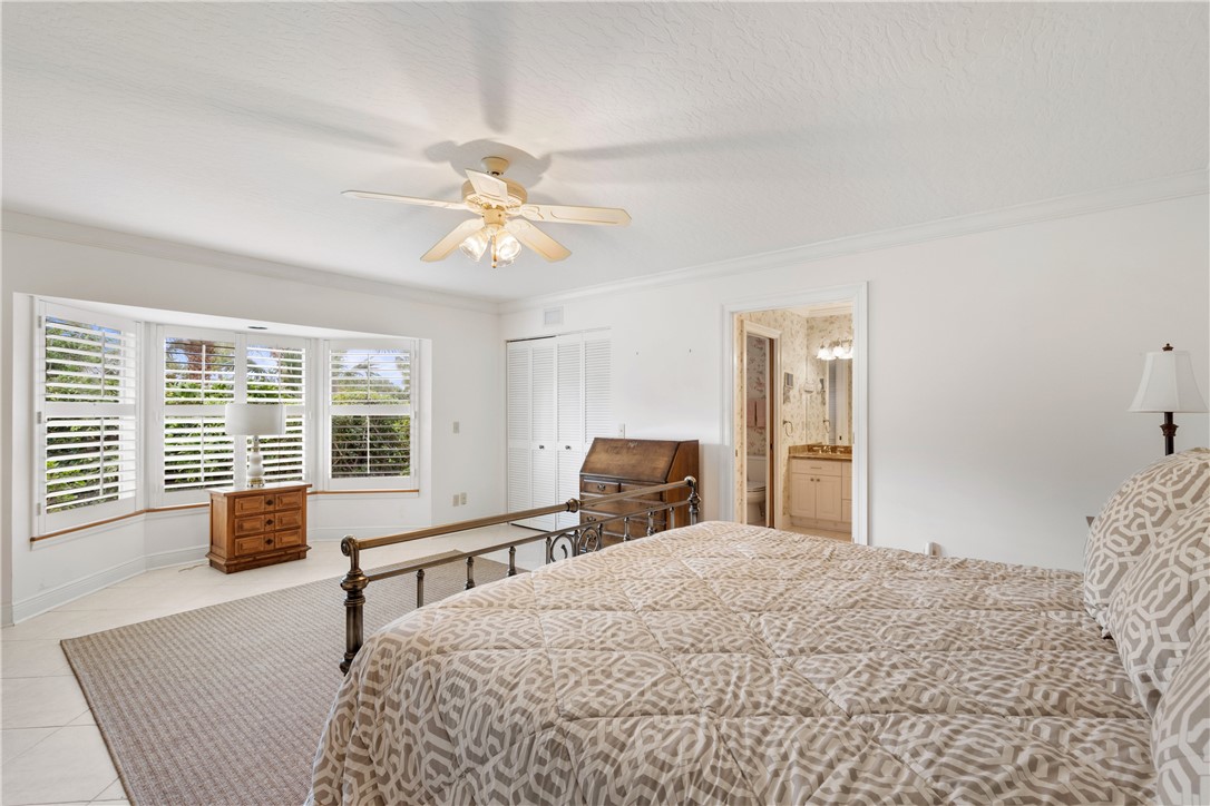 1065 Crescent Beach Road