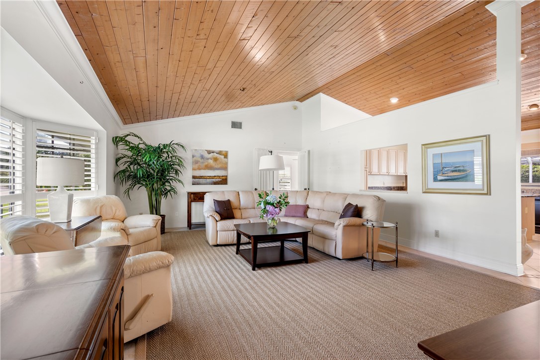 1065 Crescent Beach Road