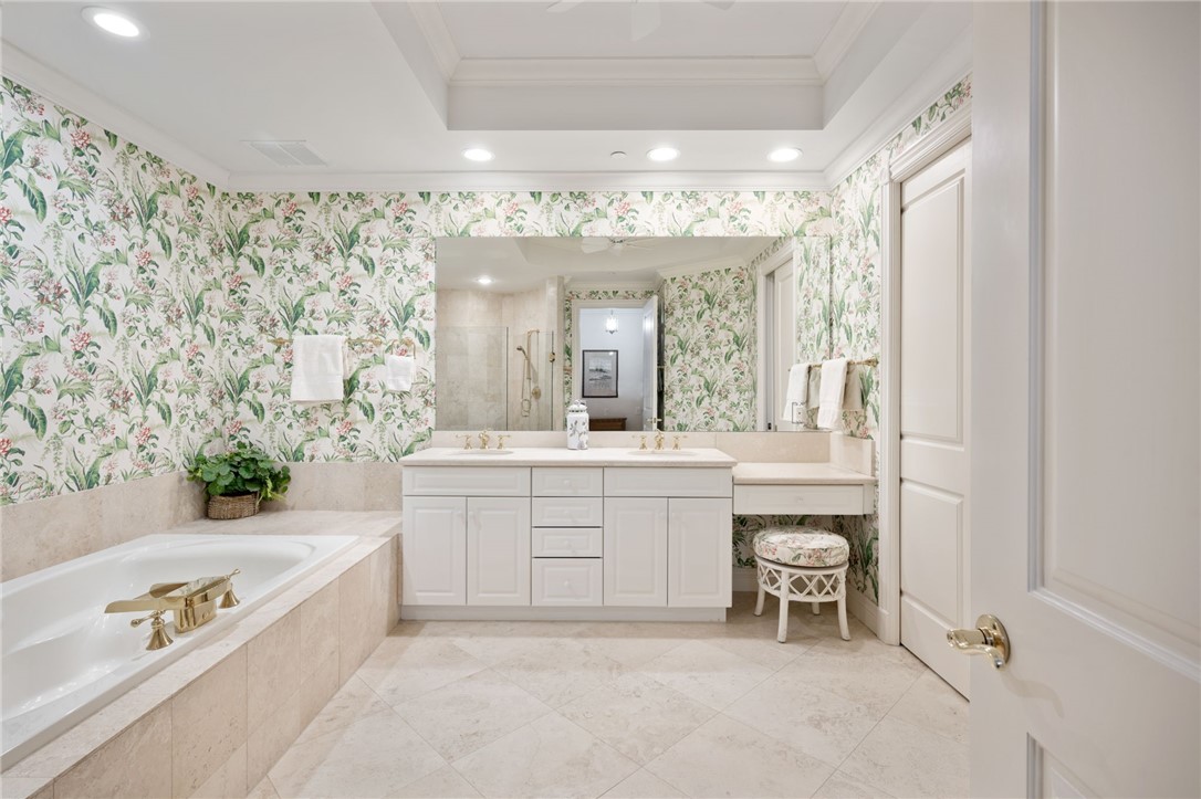 601 N Swim Club Drive 3A