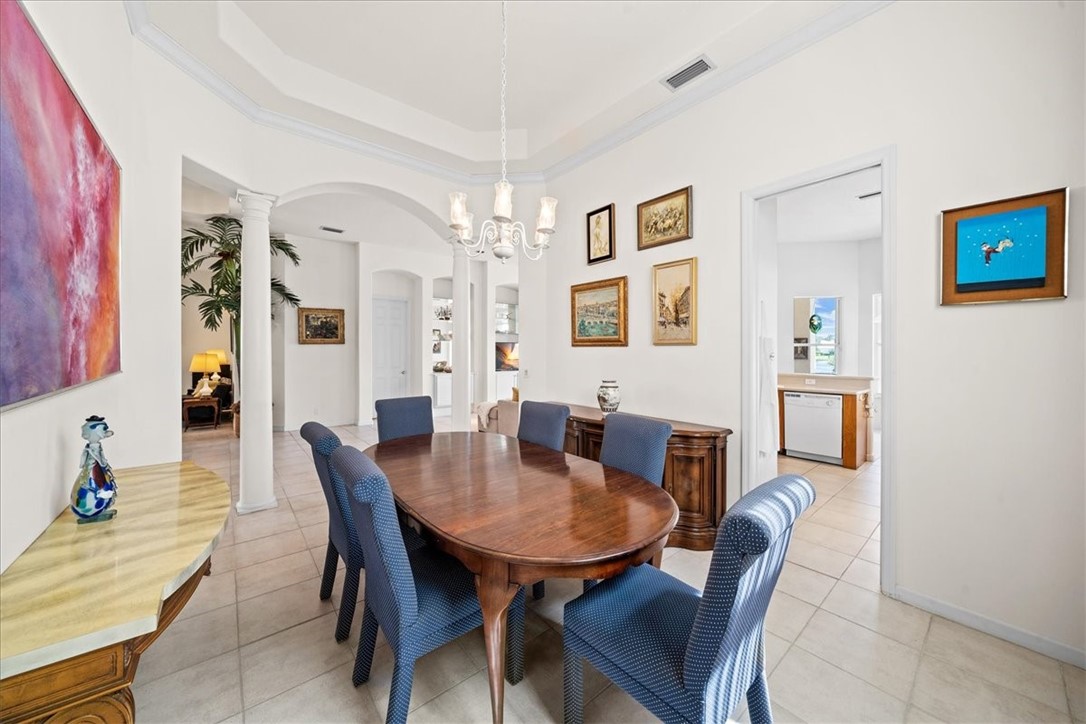 850 Island Club Square