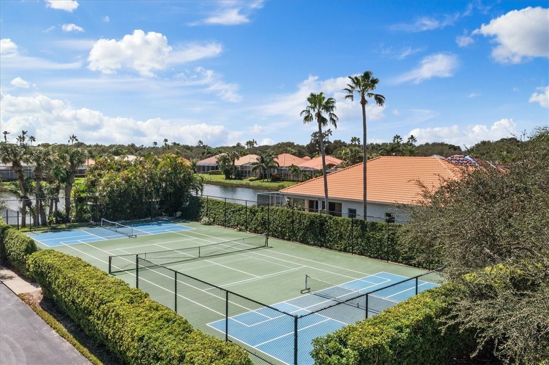 850 Island Club Square