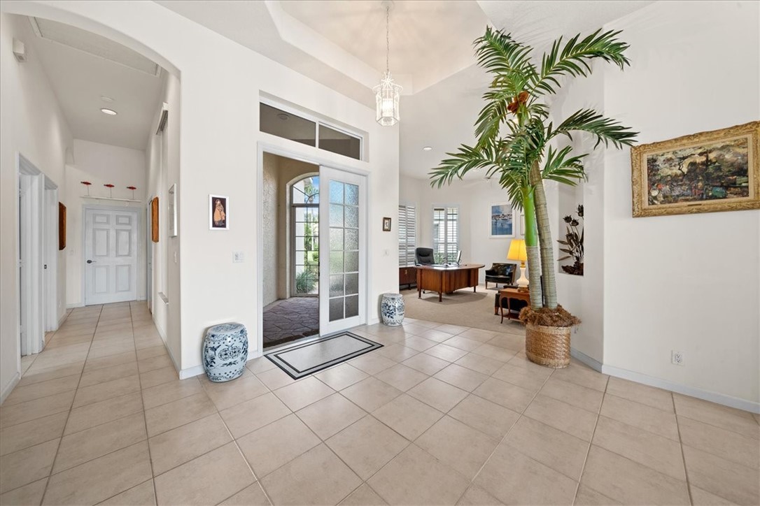 850 Island Club Square