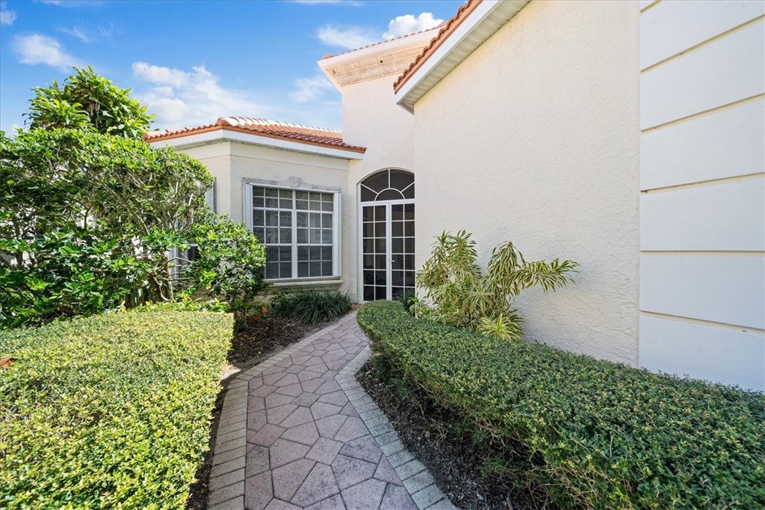 850 Island Club Square