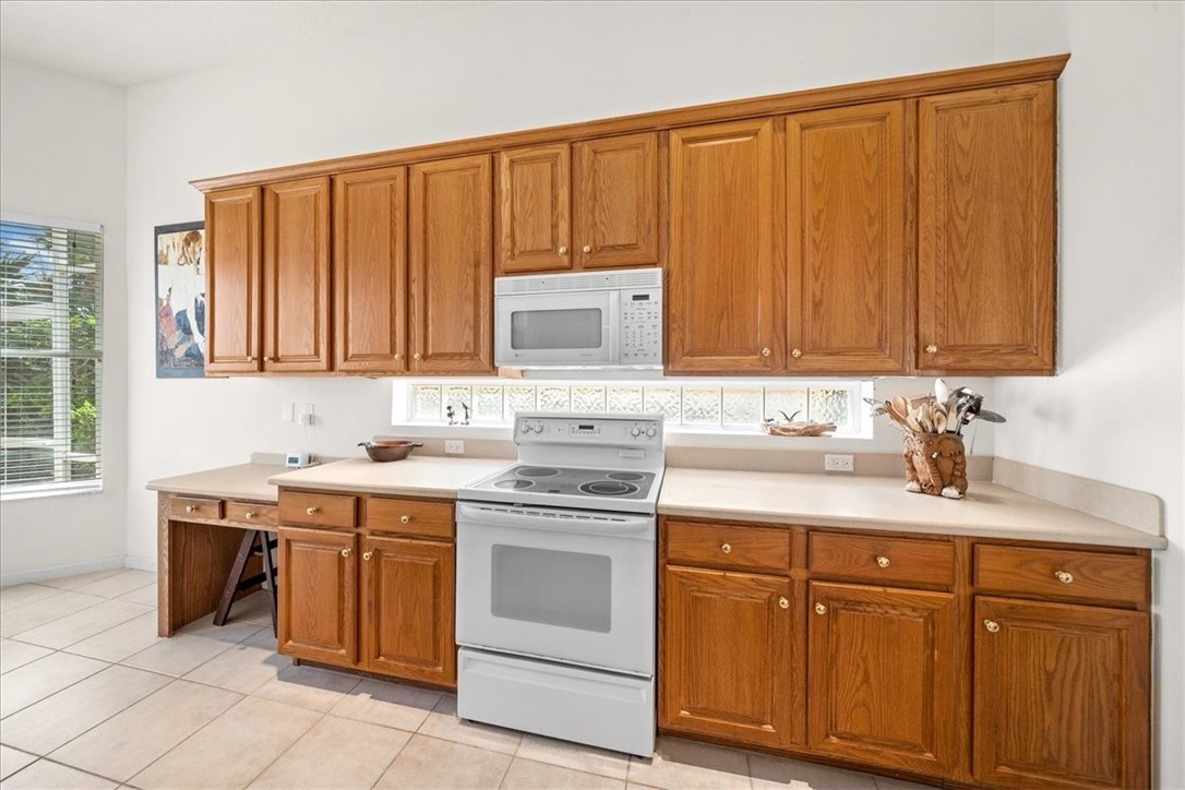 850 Island Club Square