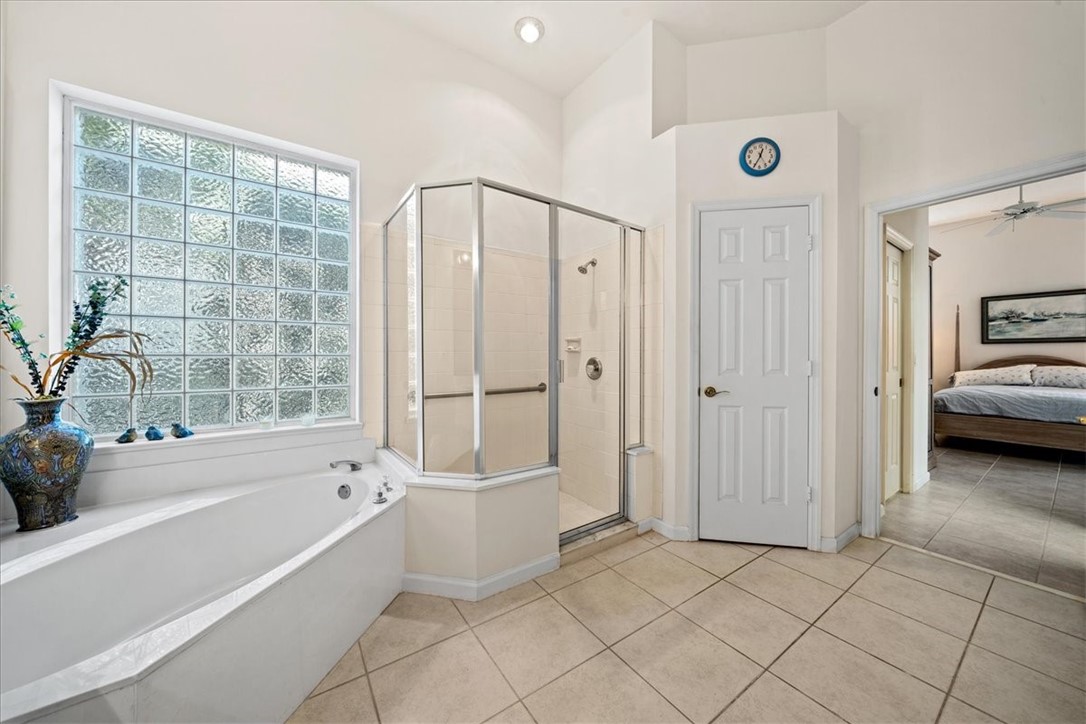 850 Island Club Square