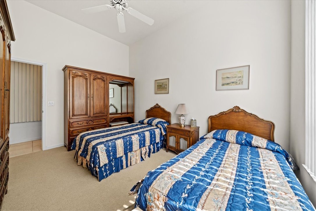 850 Island Club Square