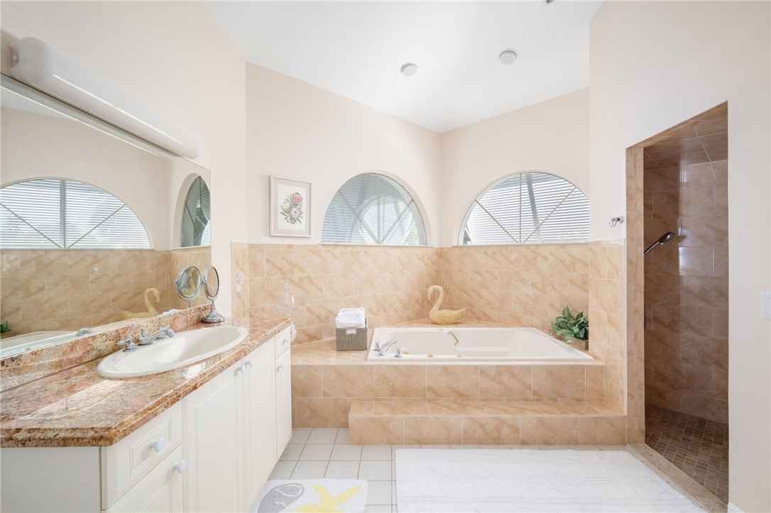 1280 Near Ocean Drive