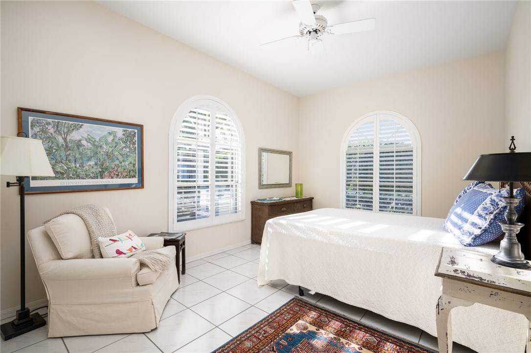 1280 Near Ocean Drive